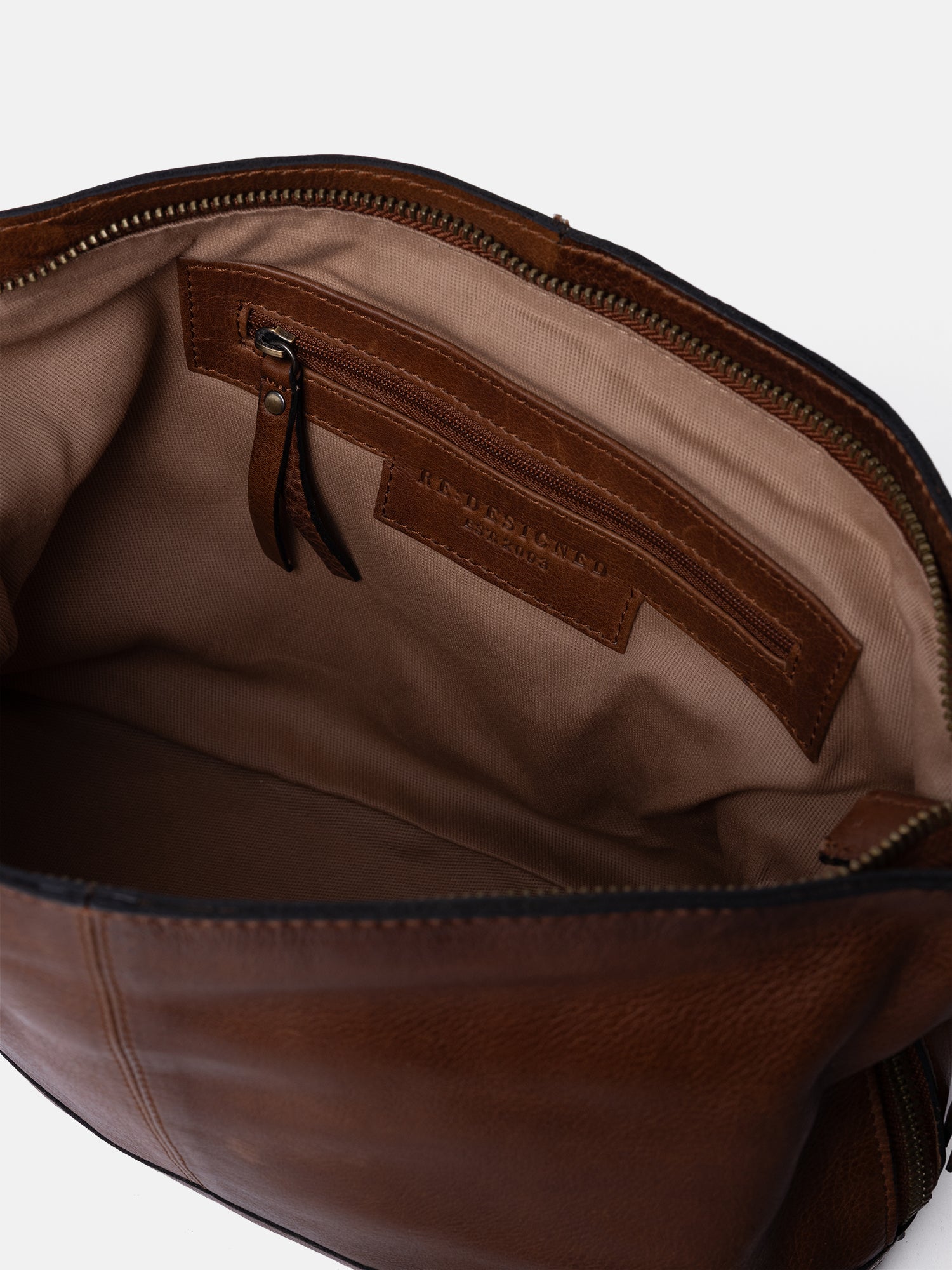 RE:DESIGNED Svea Small Umhängetasche Walnut
