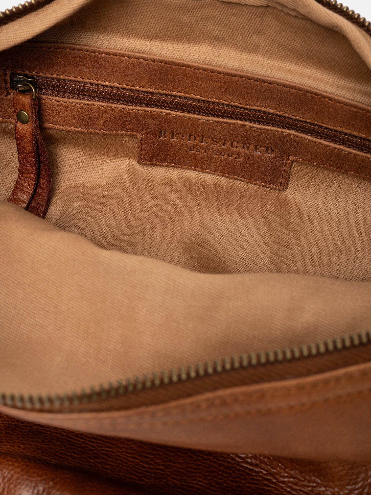 RE:DESIGNED Merla Urban 4989 Bauchtasche Walnut Leder