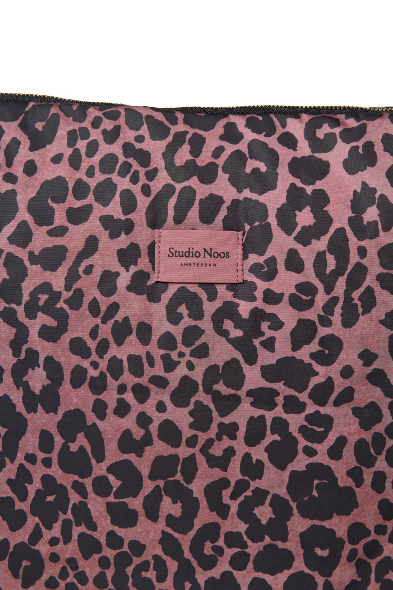 Studio Noos Puffy Diaper Bag Wickeltasche Red Leopard gesteppt