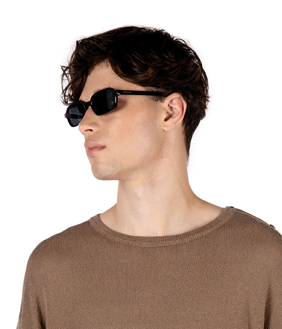 Matt & Nat MENDI Sonnenbrille Schwarz polarisiert recycelt