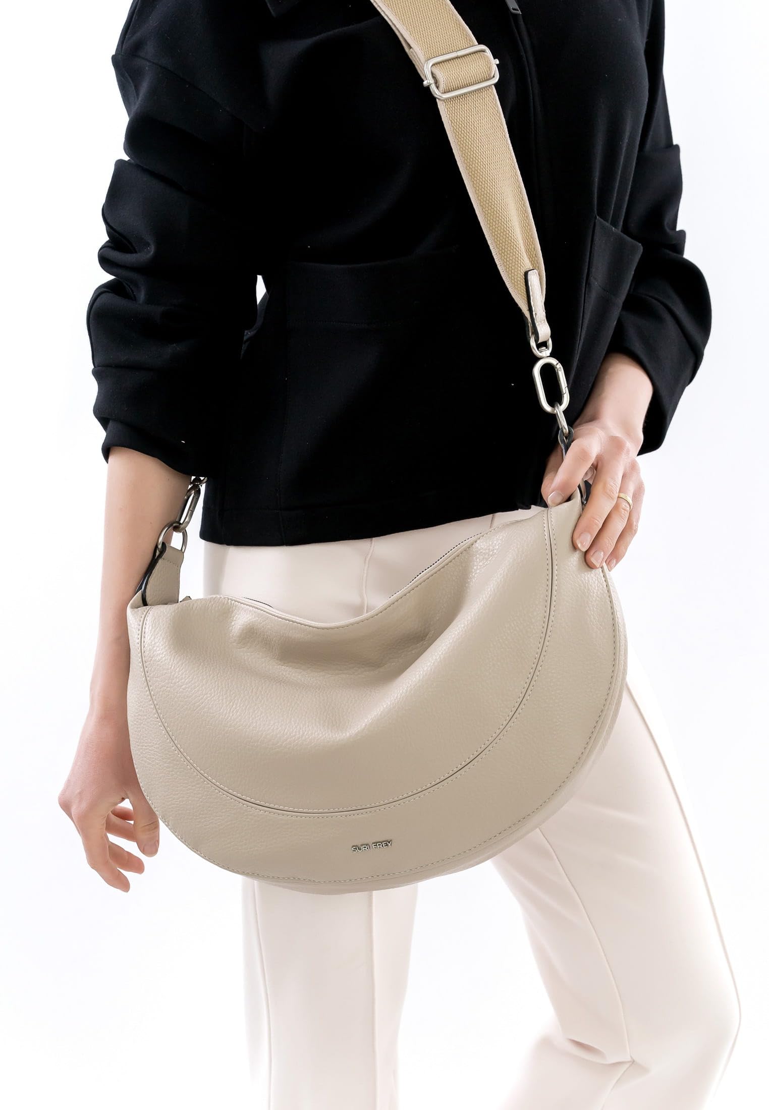 SURI FREY Kimberly Crossbody Umhängetasche Beige Breitgurt