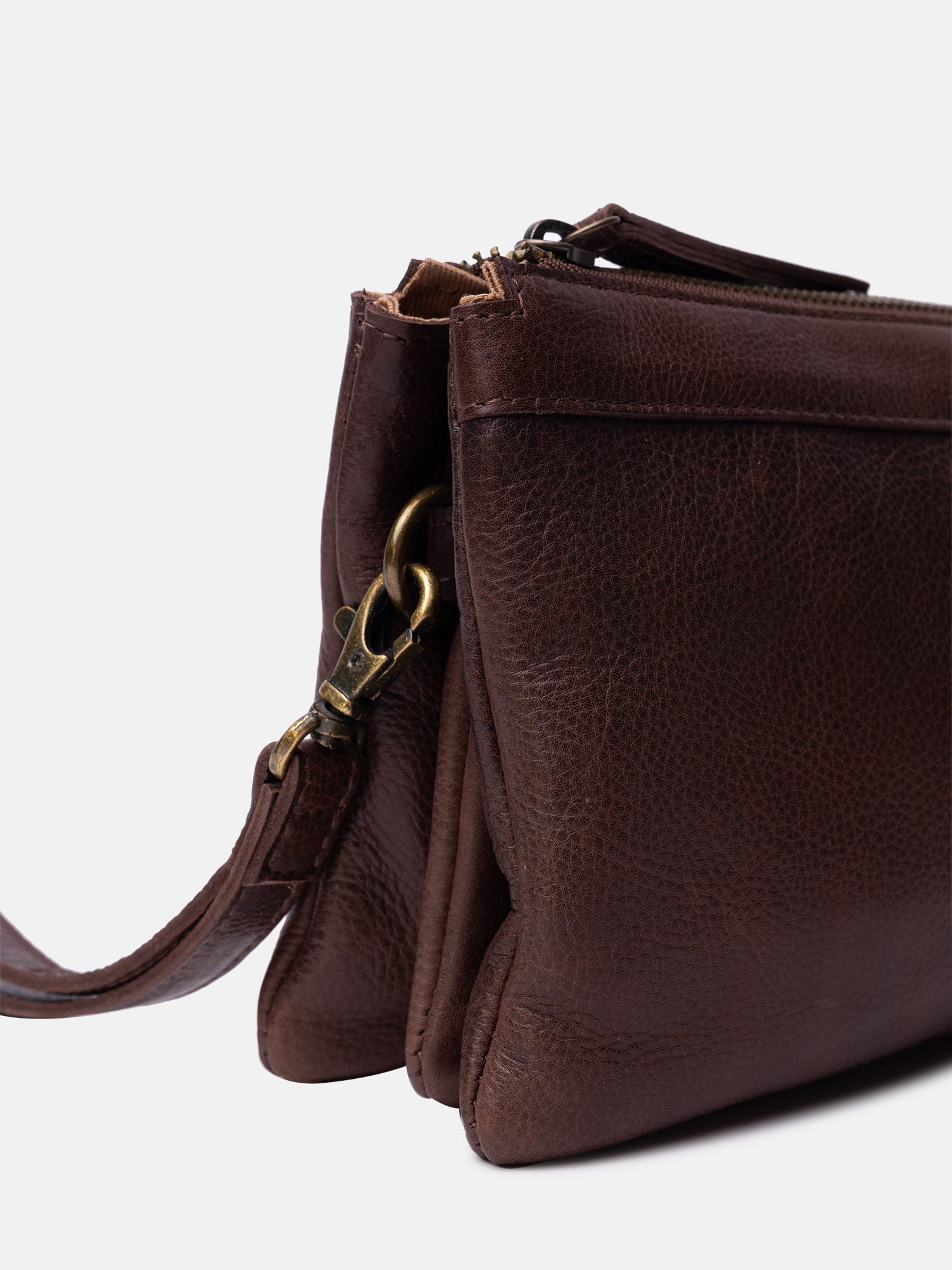 RE:DESIGNED Ola Clutch Woodsmoke Vollleder