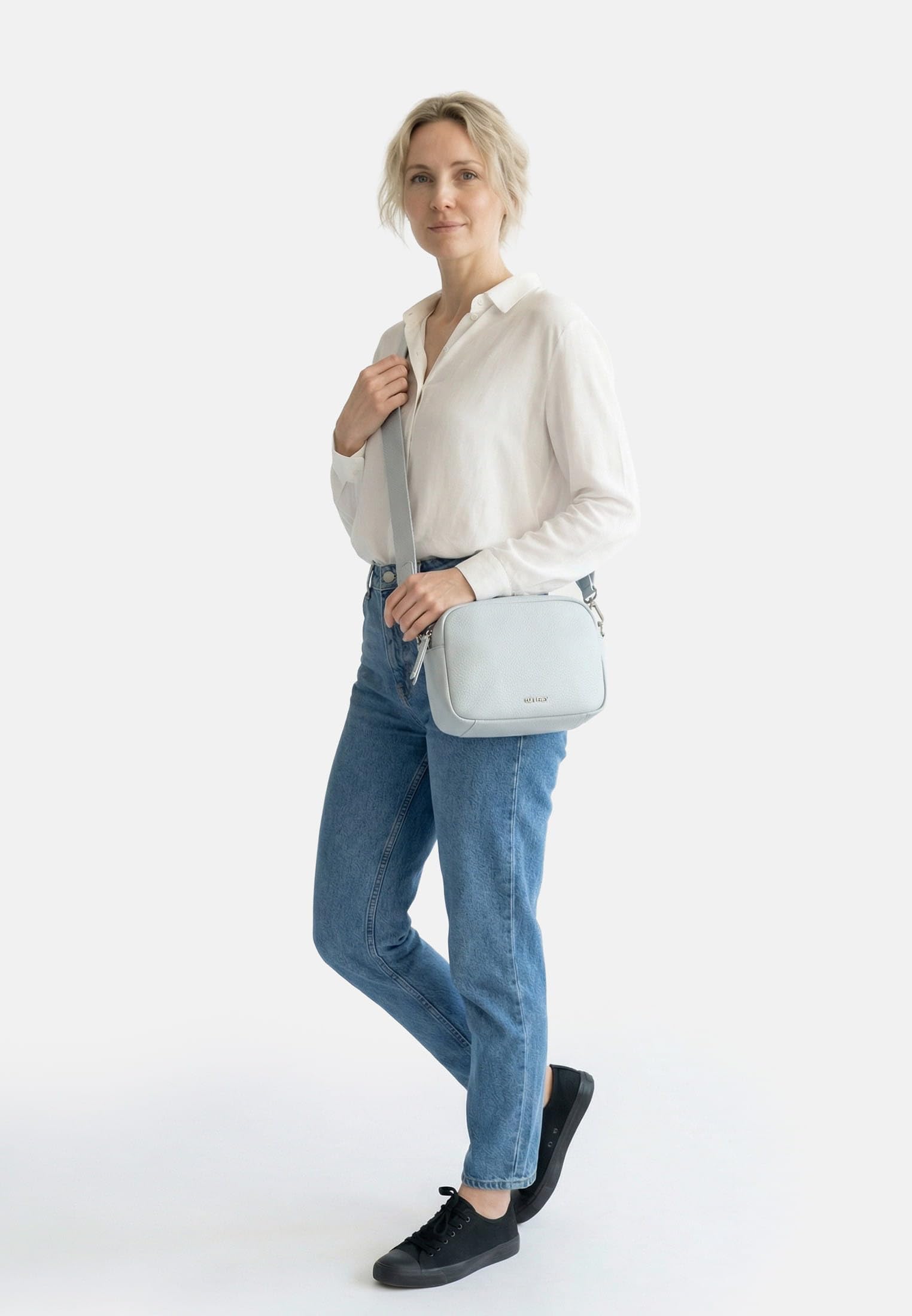 SURI FREY Jenny Crossbody Bag Umhängetasche hellblau