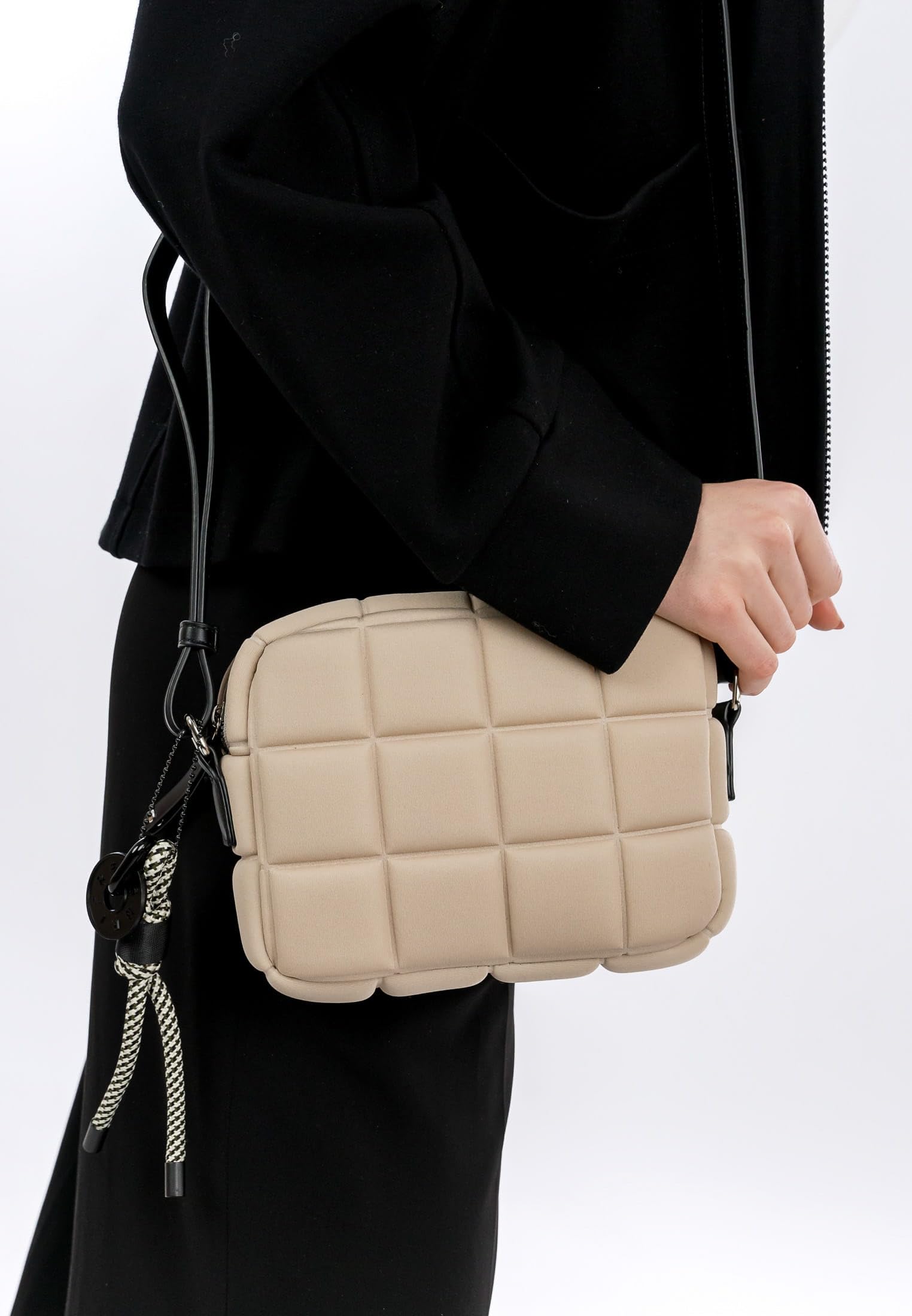 SURI FREY Jancy Crossbody Bag Umhängetasche Beige gesteppt