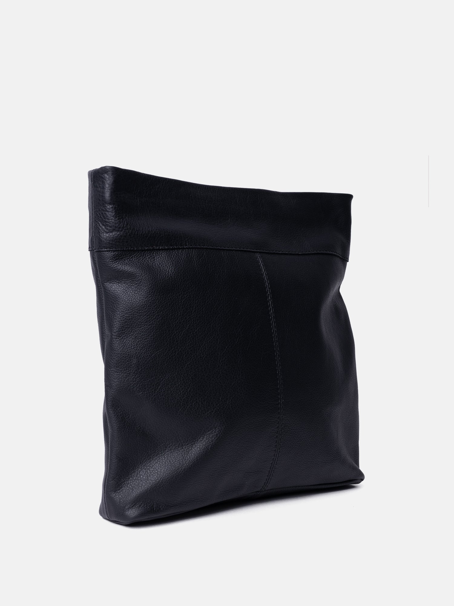 RE:DESIGNED Olea Small Umhängetasche Schwarz Vollleder