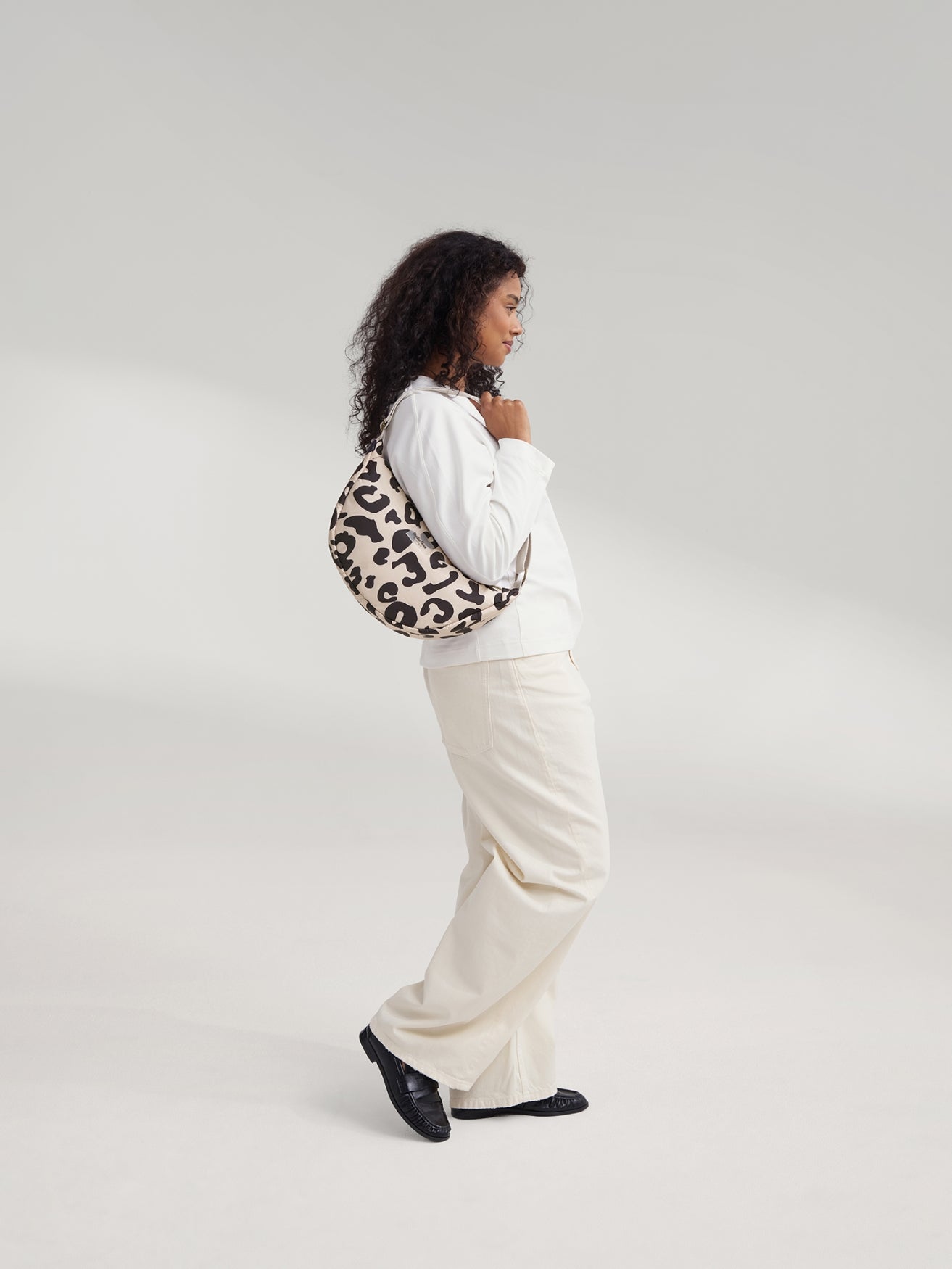 Studio Noos Puffy Adult Fanny Pack Bauchtasche Holy Cow schwarz