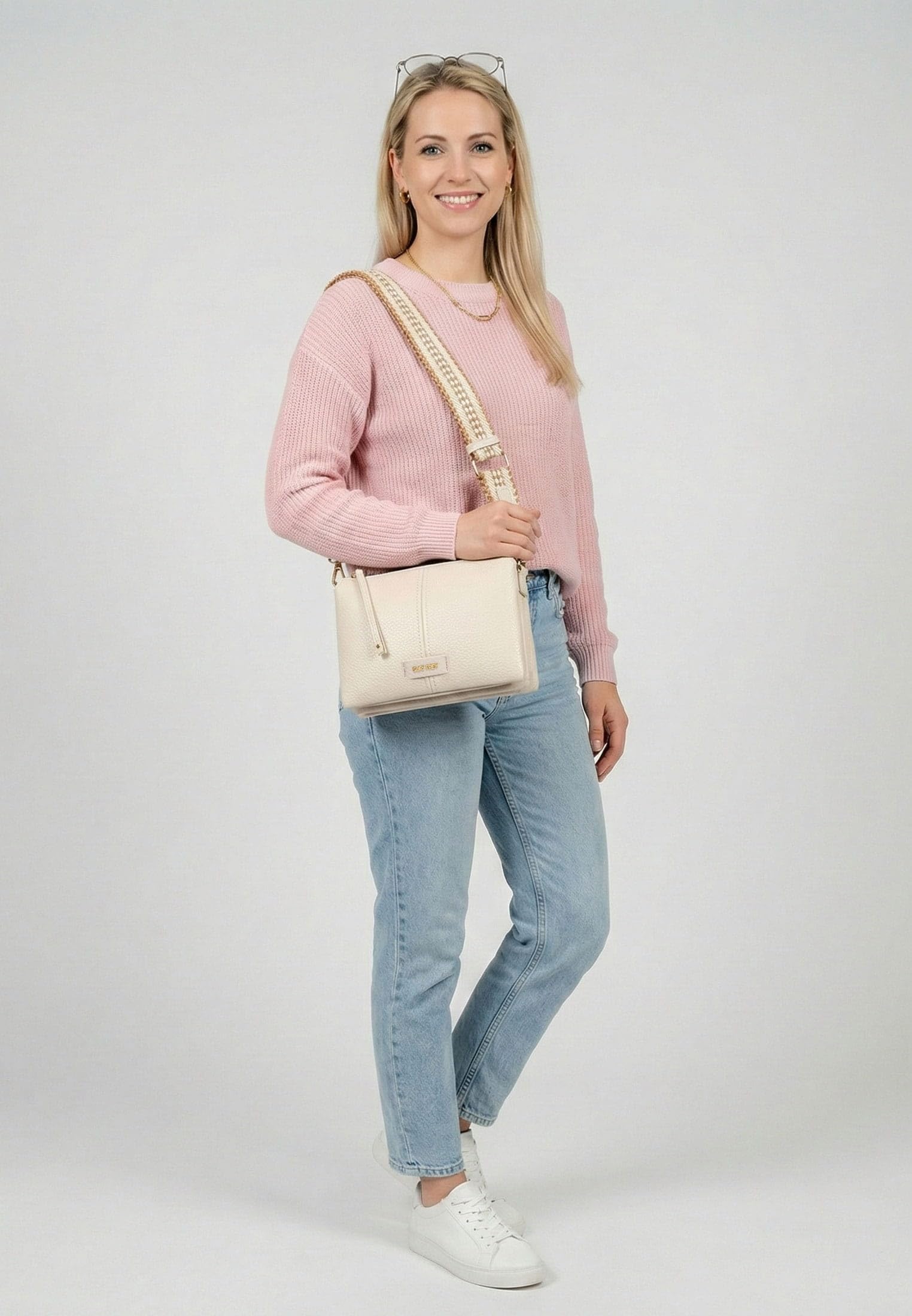 SURI FREY SFY Gray 17140 Umhängetasche Beige Uni