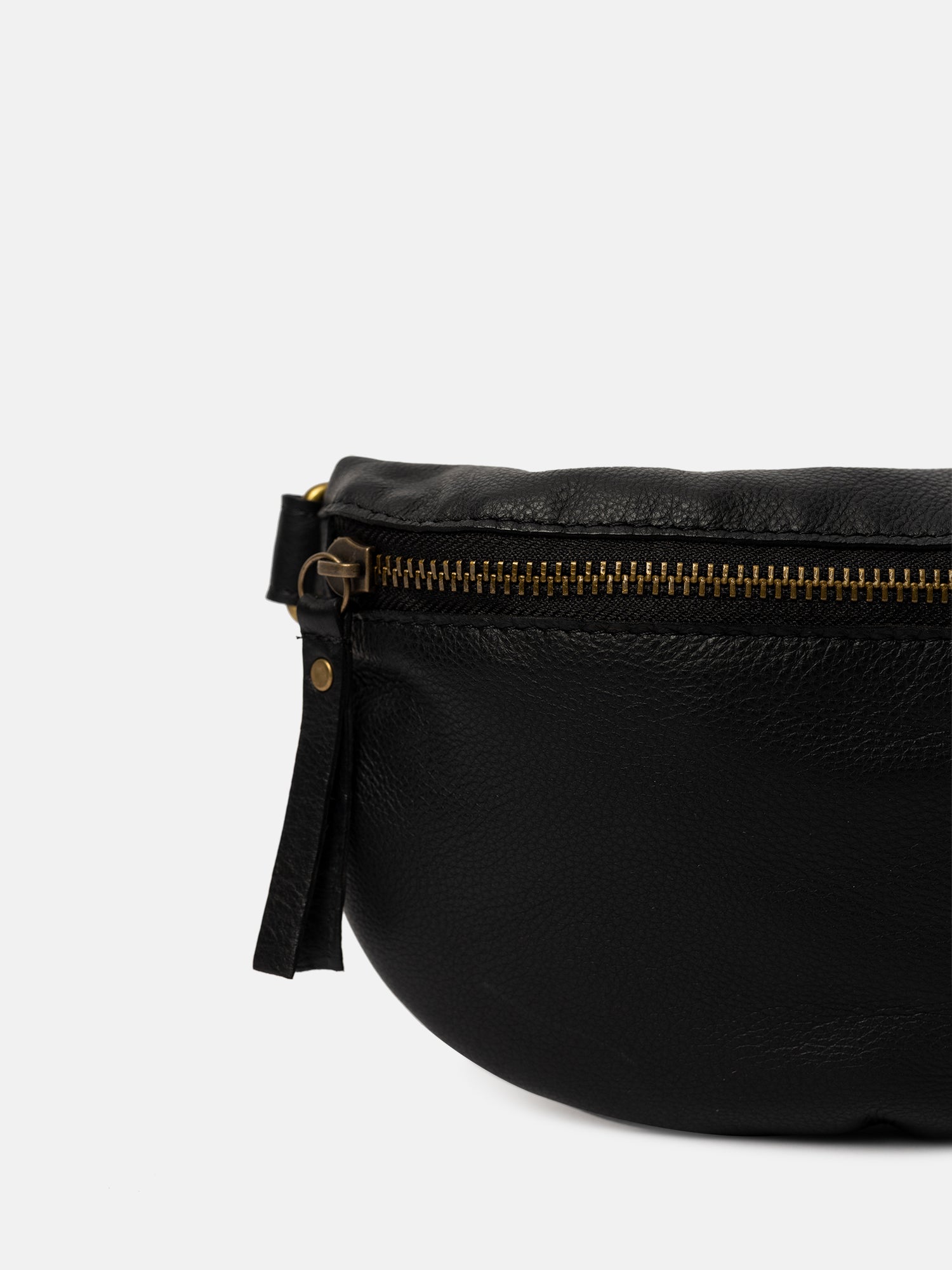 RE:DESIGNED Gisela Gürteltasche Schwarz Vollleder