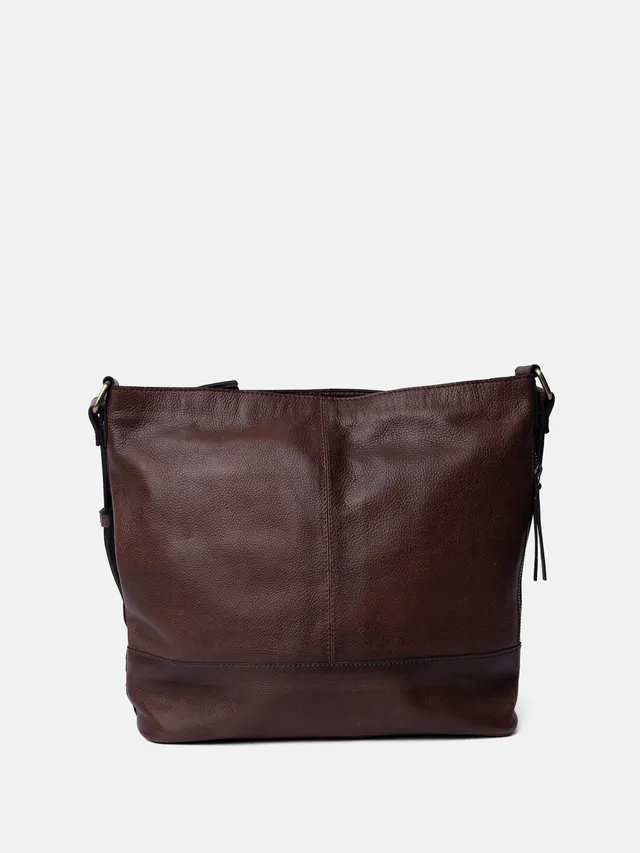 RE:DESIGNED Svea Big Umhängetasche Woodsmoke Leder