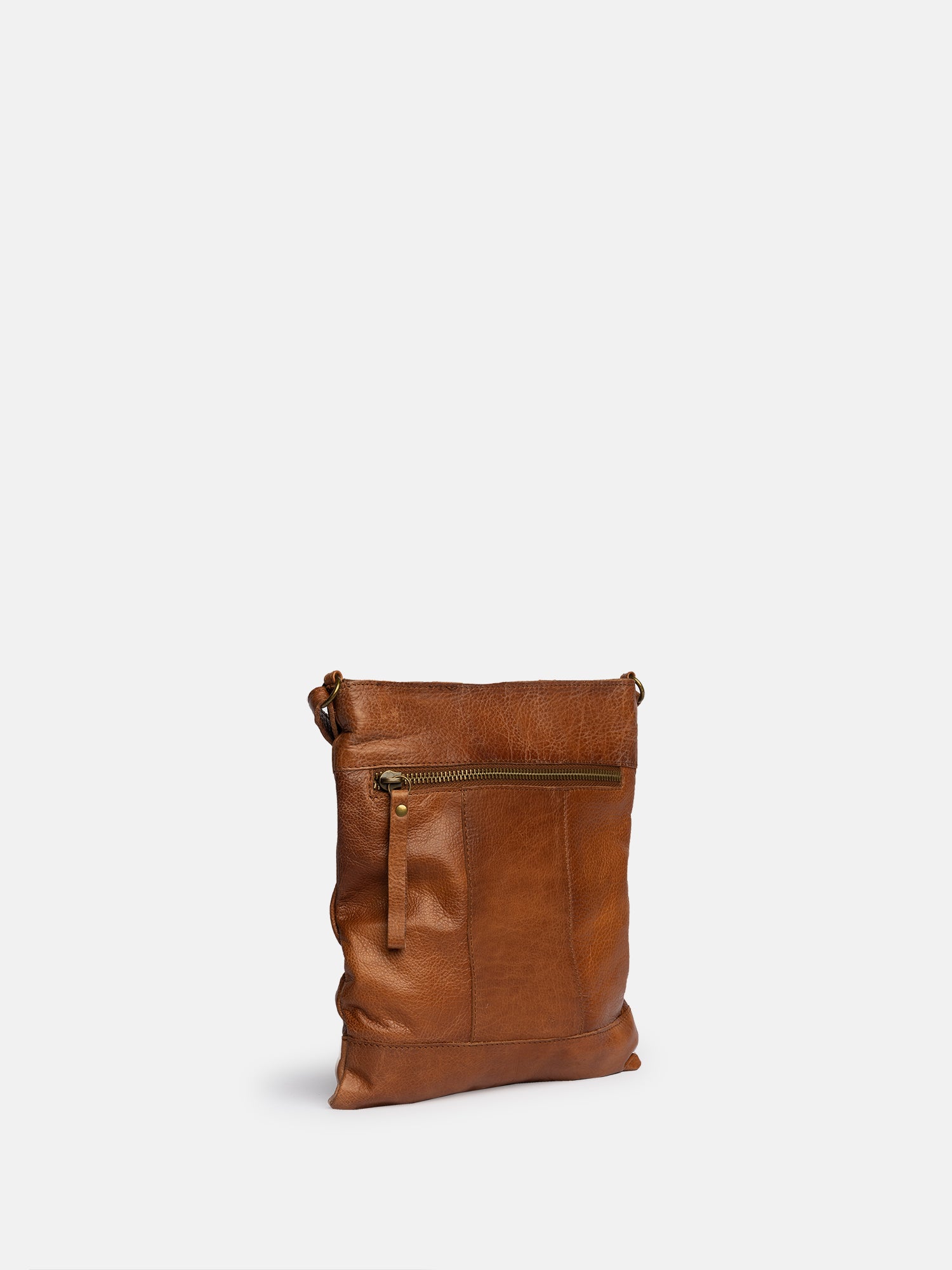 RE:DESIGNED Lillesand Urban Umhängetasche Walnut Vollleder