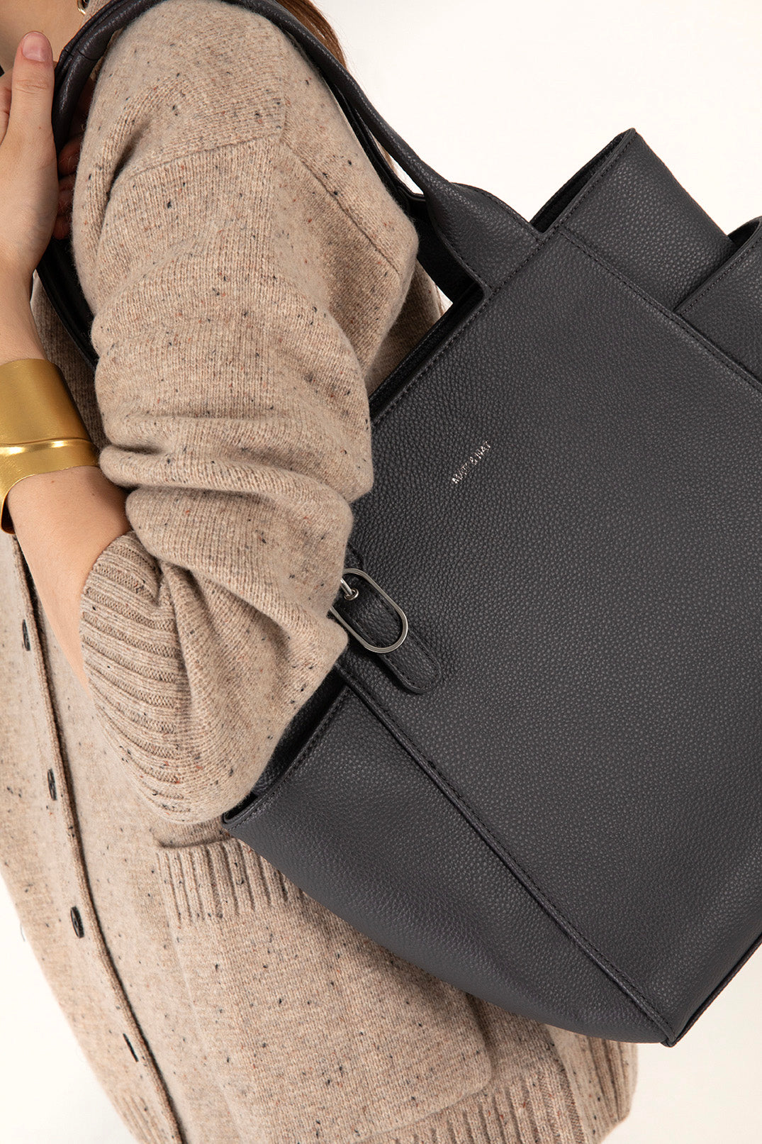 Matt & Nat Grain Iona Tote Schwarz 58% Recycling