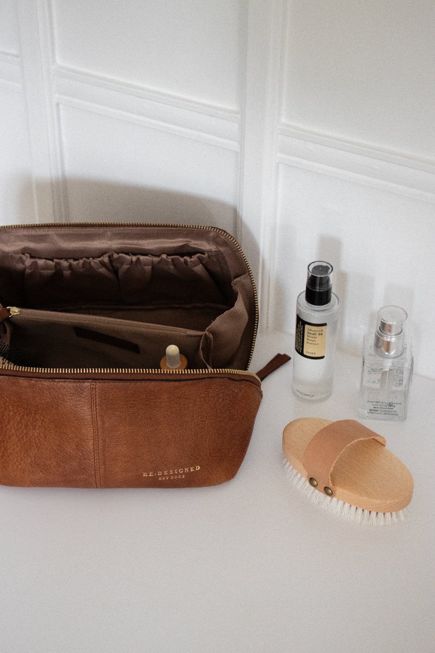 RE:DESIGNED Halima Small 6375 Kulturtasche Walnut