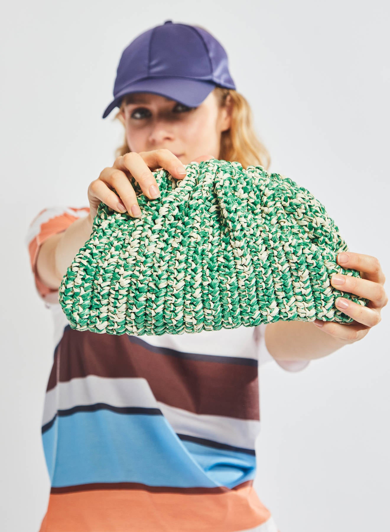 Maria la Rosa Melange Game Bag Crochet Clutch Blau Rafia