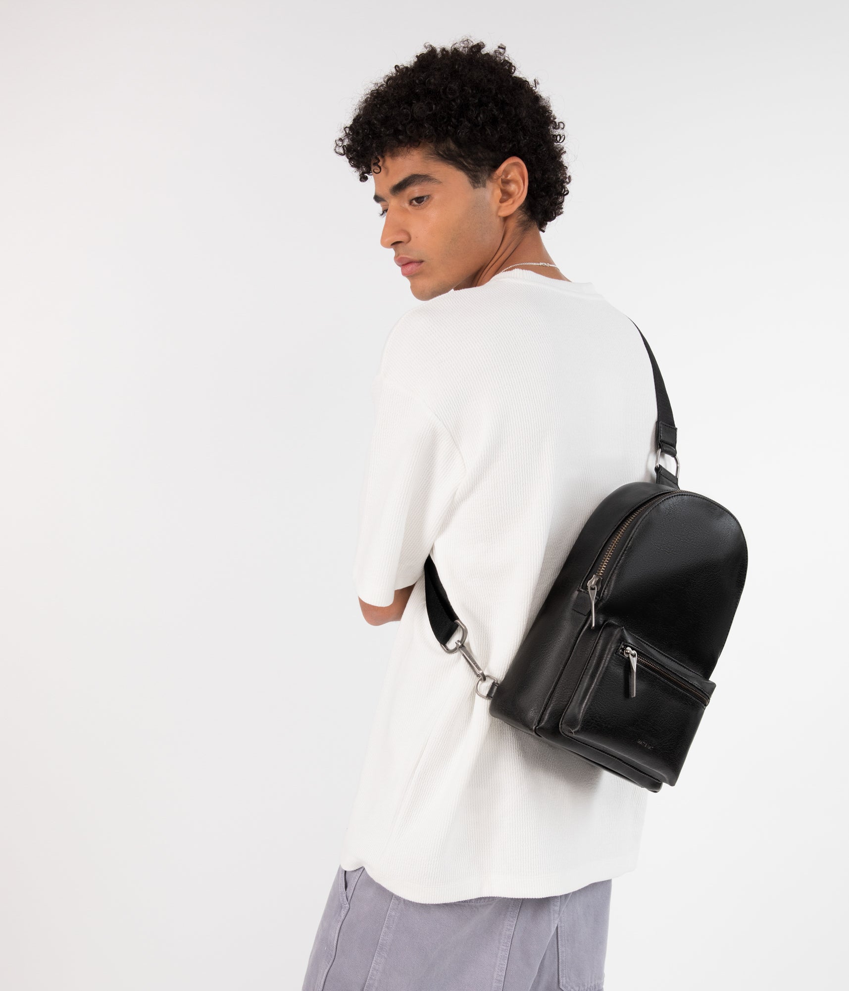 Matt & Nat Voas Vintage Sling Bag Schwarz vegan