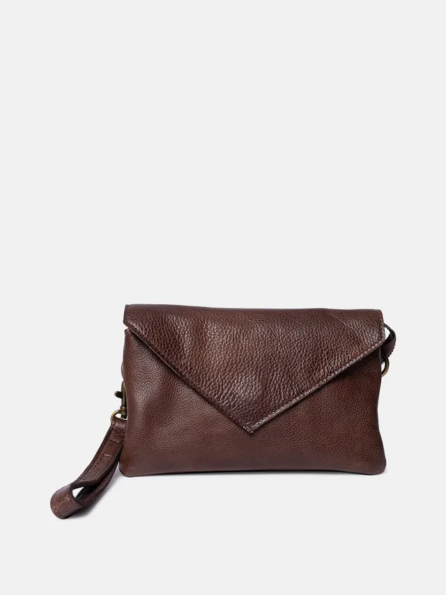 RE:DESIGNED Claire Urban Clutch Woodsmoke Leder