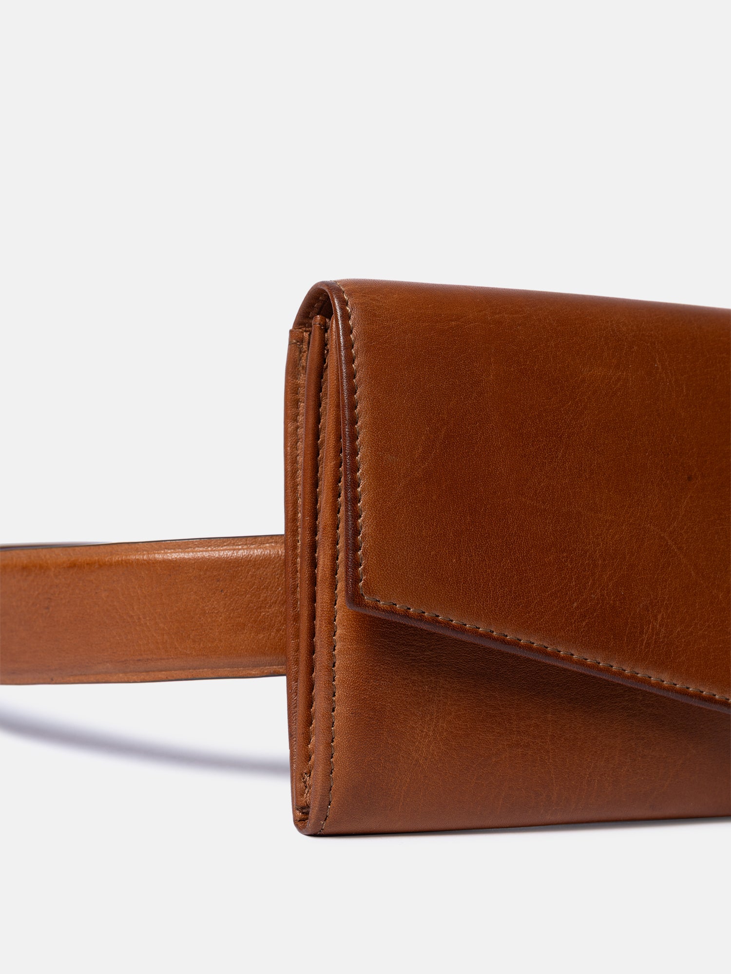 RE:DESIGNED Neo Gürteltasche Tan Vollleder