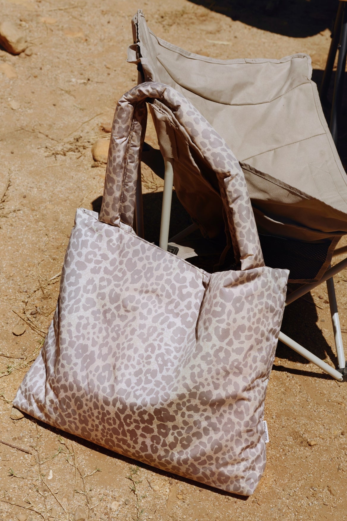 Studio Noos Puffy Mom Bag Beige Leopard Wickeltasche