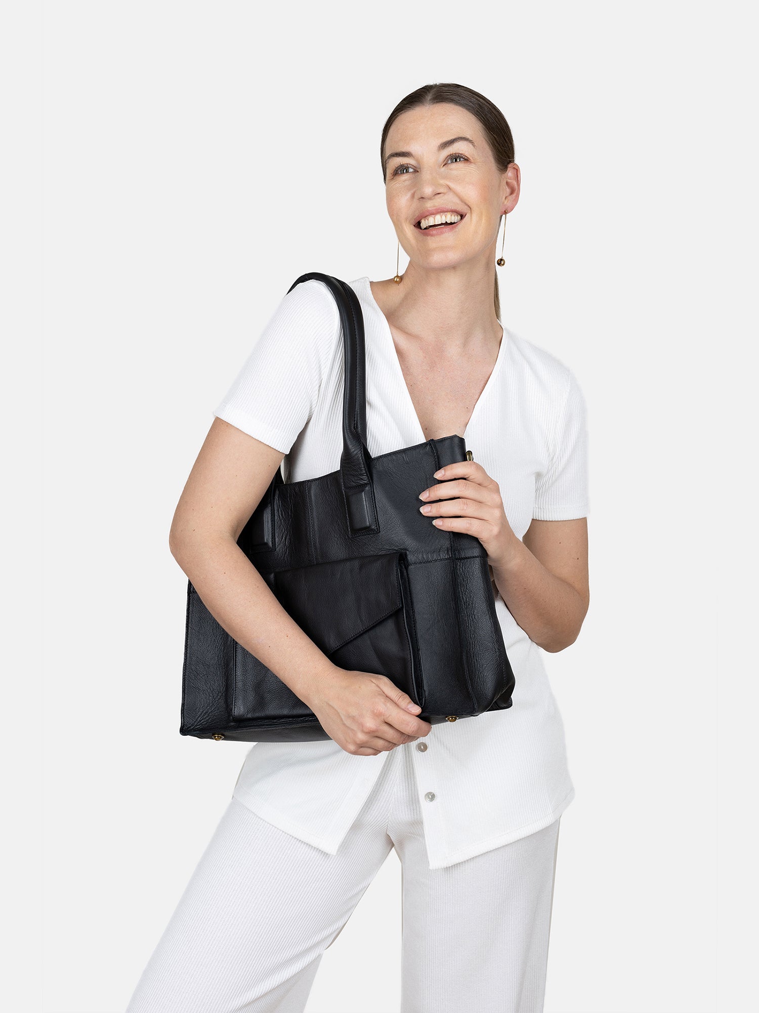 RE:DESIGNED Otilia Urban Schultertasche Schwarz Vollleder