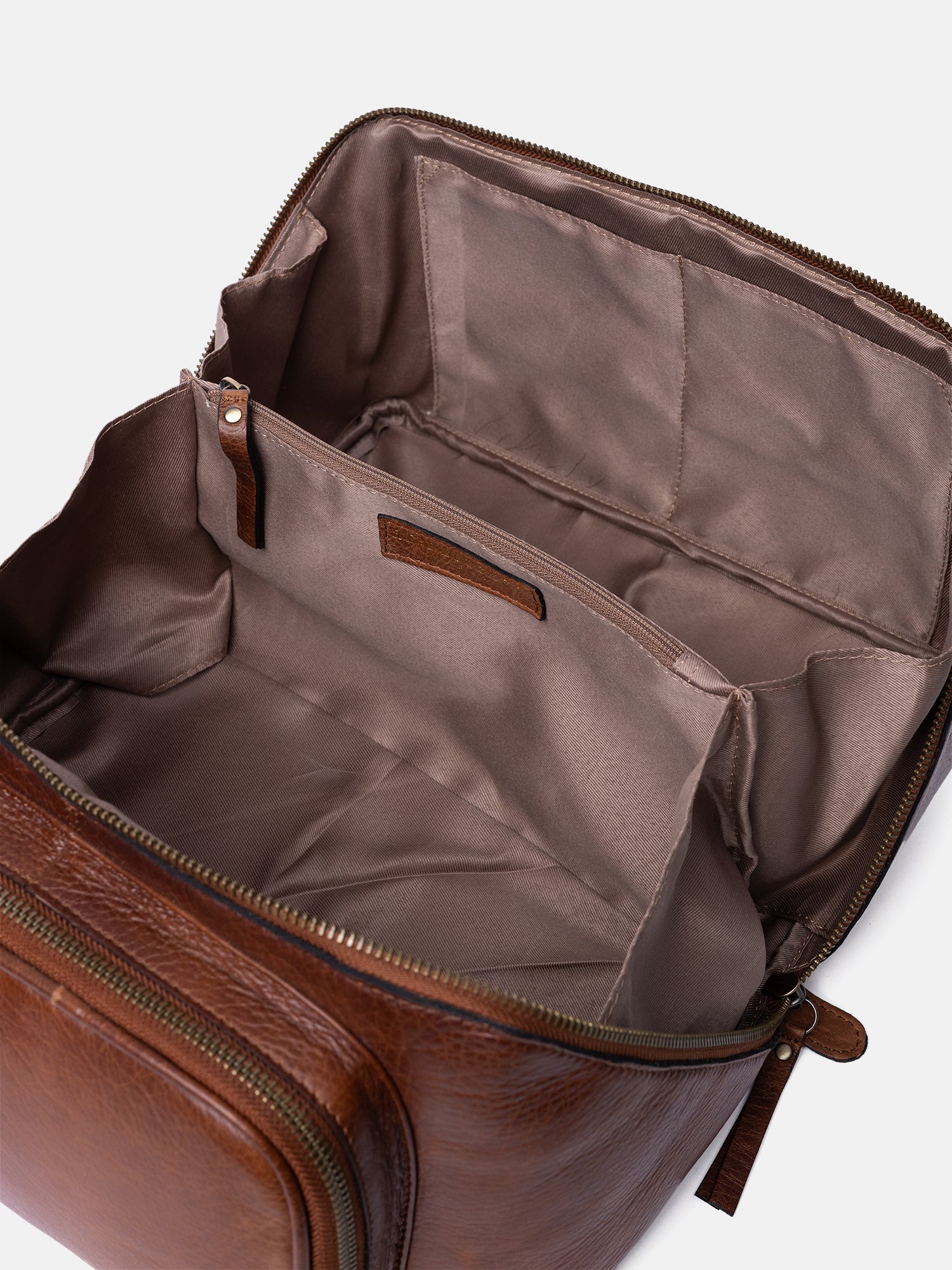 RE:DESIGNED Sally Kulturtasche Walnut Vollleder