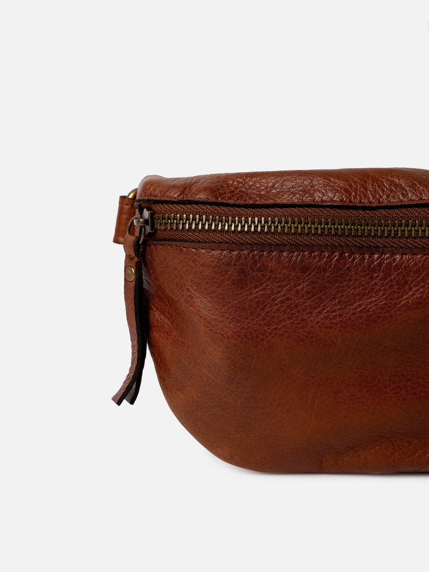 RE:DESIGNED Gisela Bauchtasche Walnut/Brass Vollleder