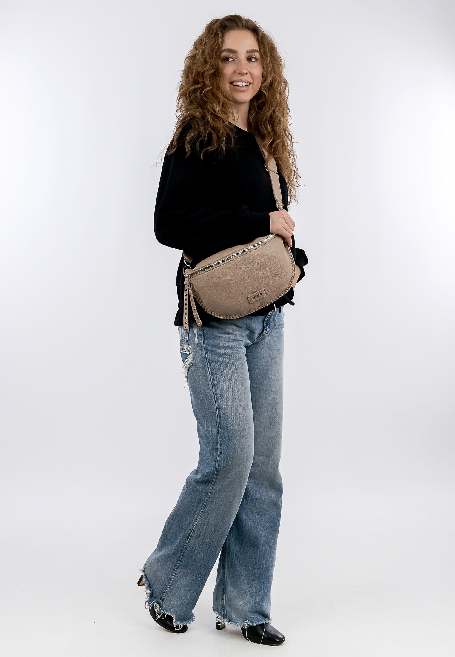 SURI FREY Franzy Handbag with Zipper Umhängetasche Sand
