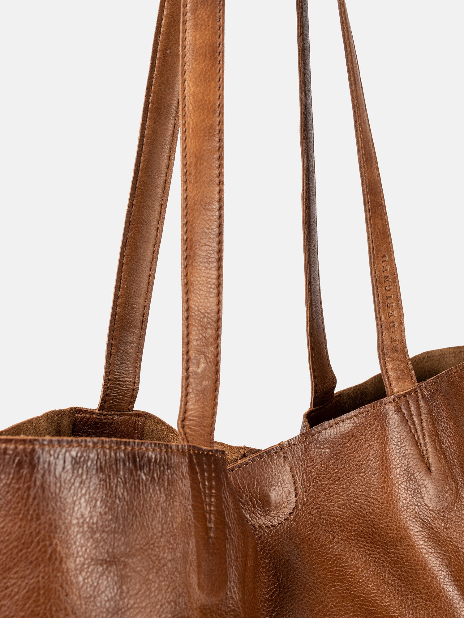 RE:DESIGNED Marlo Urban Shopper Walnut Vollleder