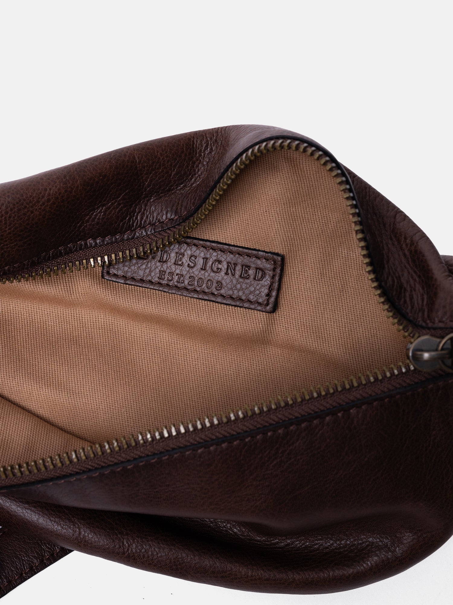 RE:DESIGNED Gisela 6239 Bauchtasche Woodsmoke Leder