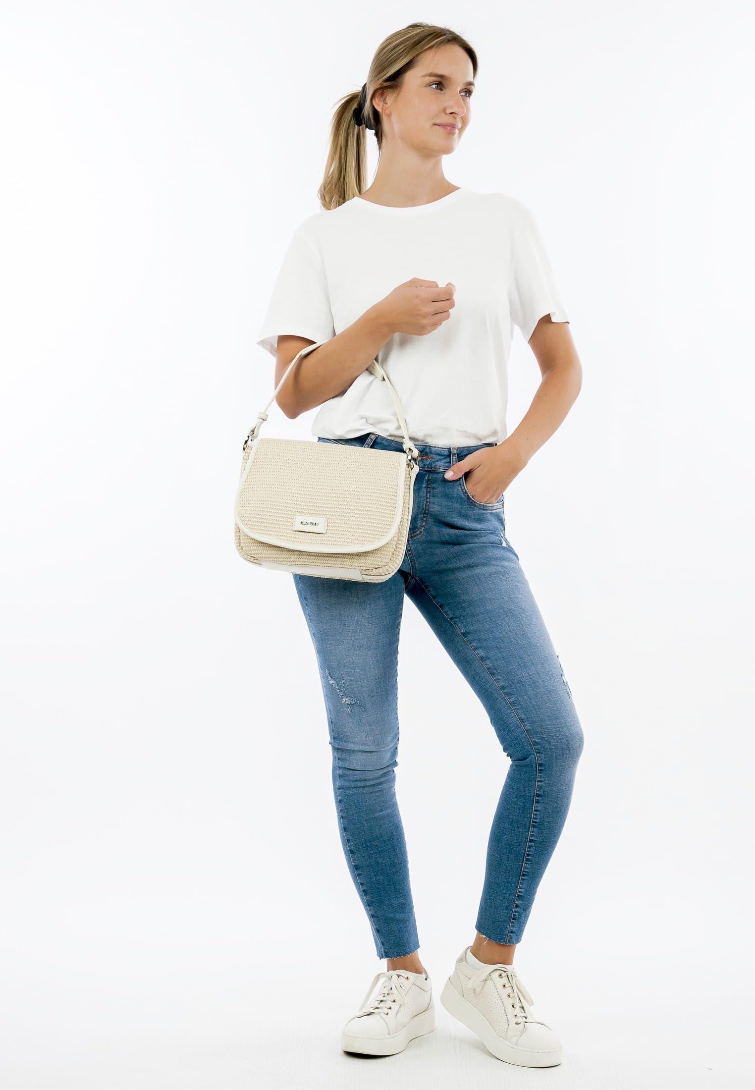 SURI FREY SFY Cady Schultertasche Ceramics Beige Magnetverschluss