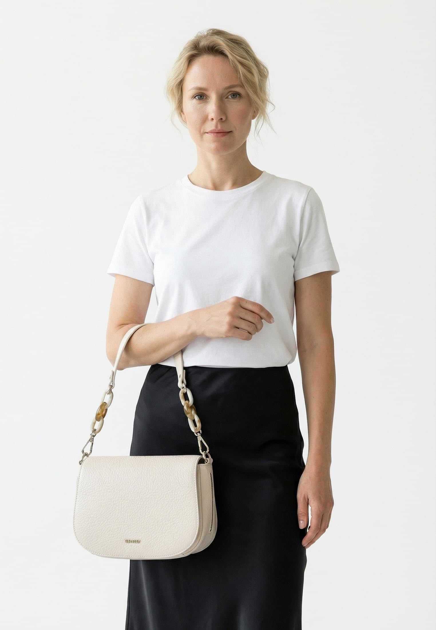 SURI FREY SFY Jeanny 17181 Umhängetasche Beige Kette