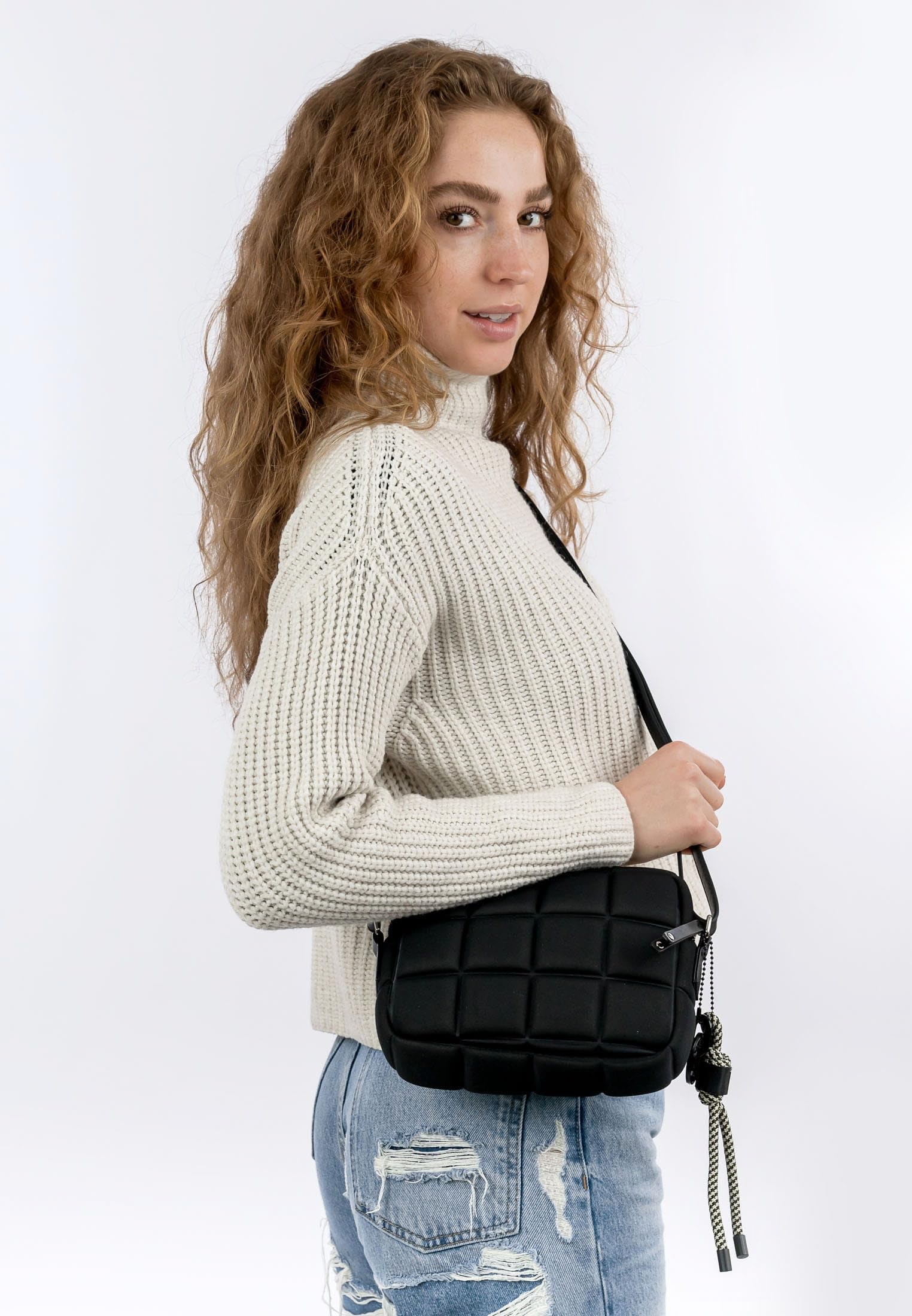 SURI FREY Jancy Crossbody Bag Umhängetasche Schwarz Stepp