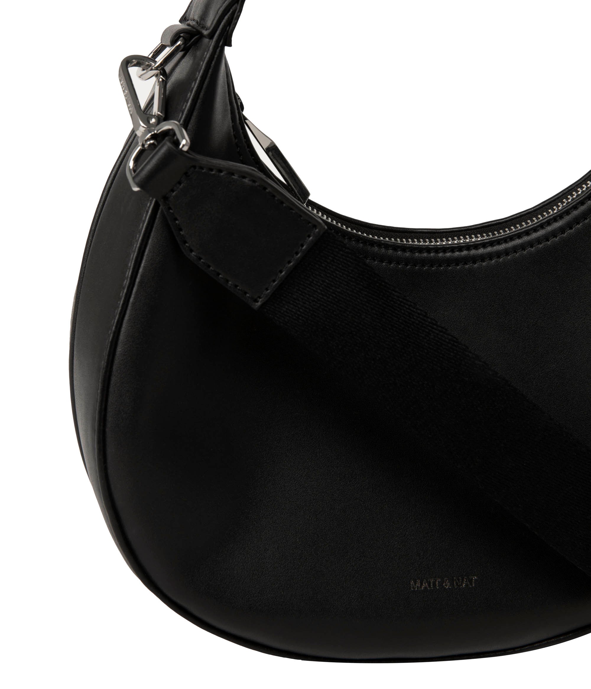 Matt & Nat Serena Loom Hobo Fondant Halbmond