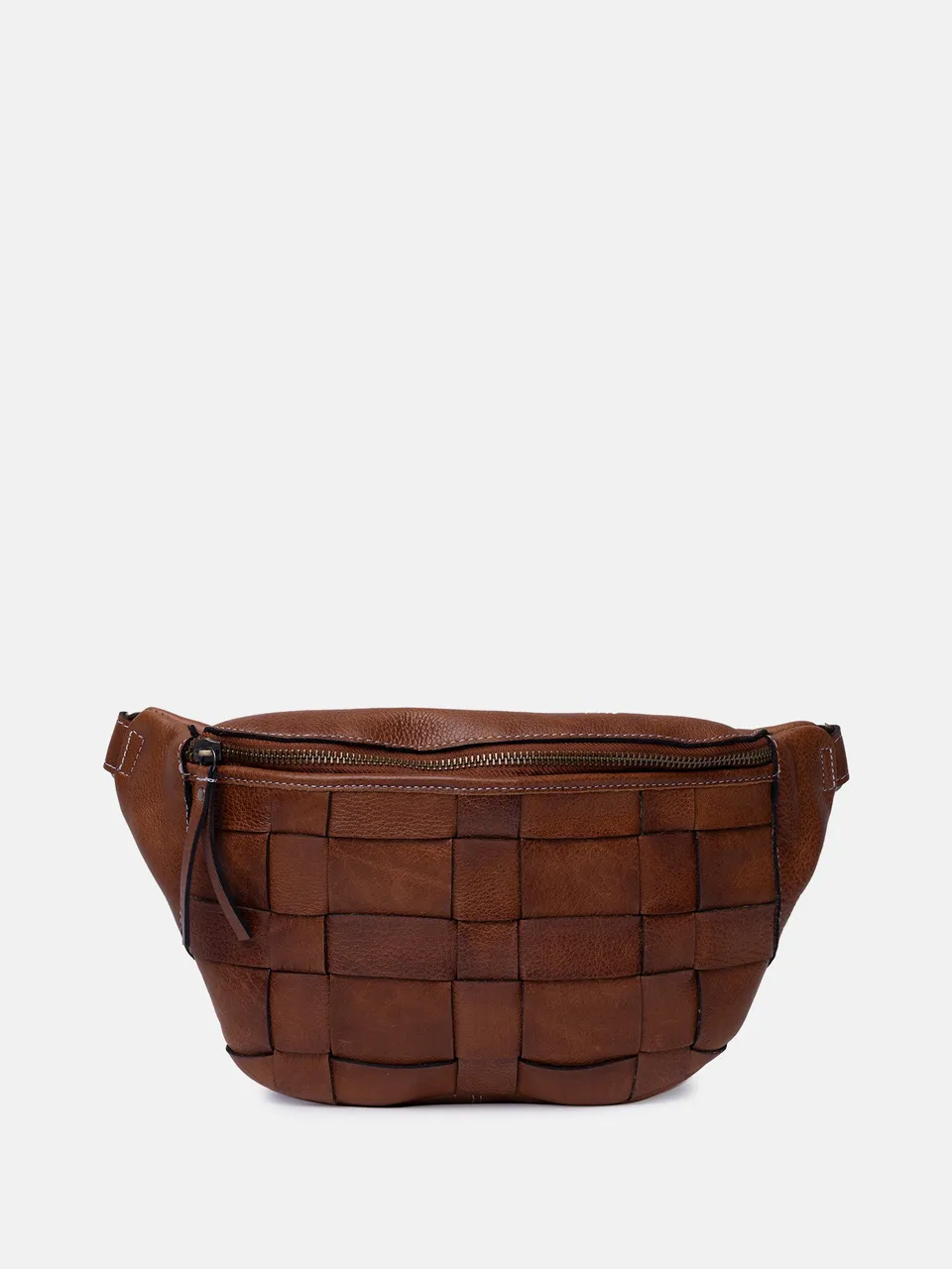 RE:DESIGNED Noor Bumbag Bauchtasche Walnut geflochten