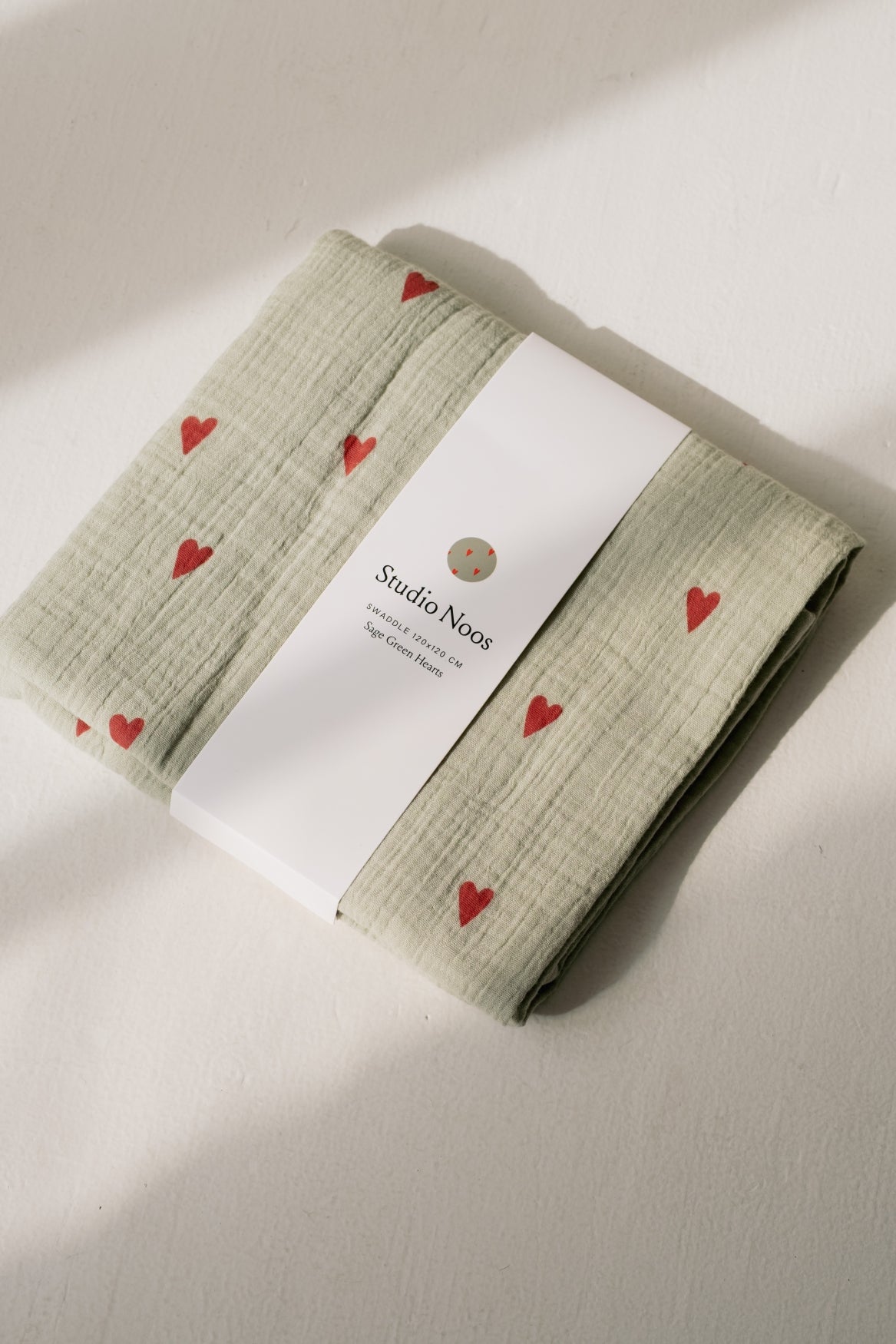 Studio Noos Swaddle Print Medium Spucktuch Green Hearts