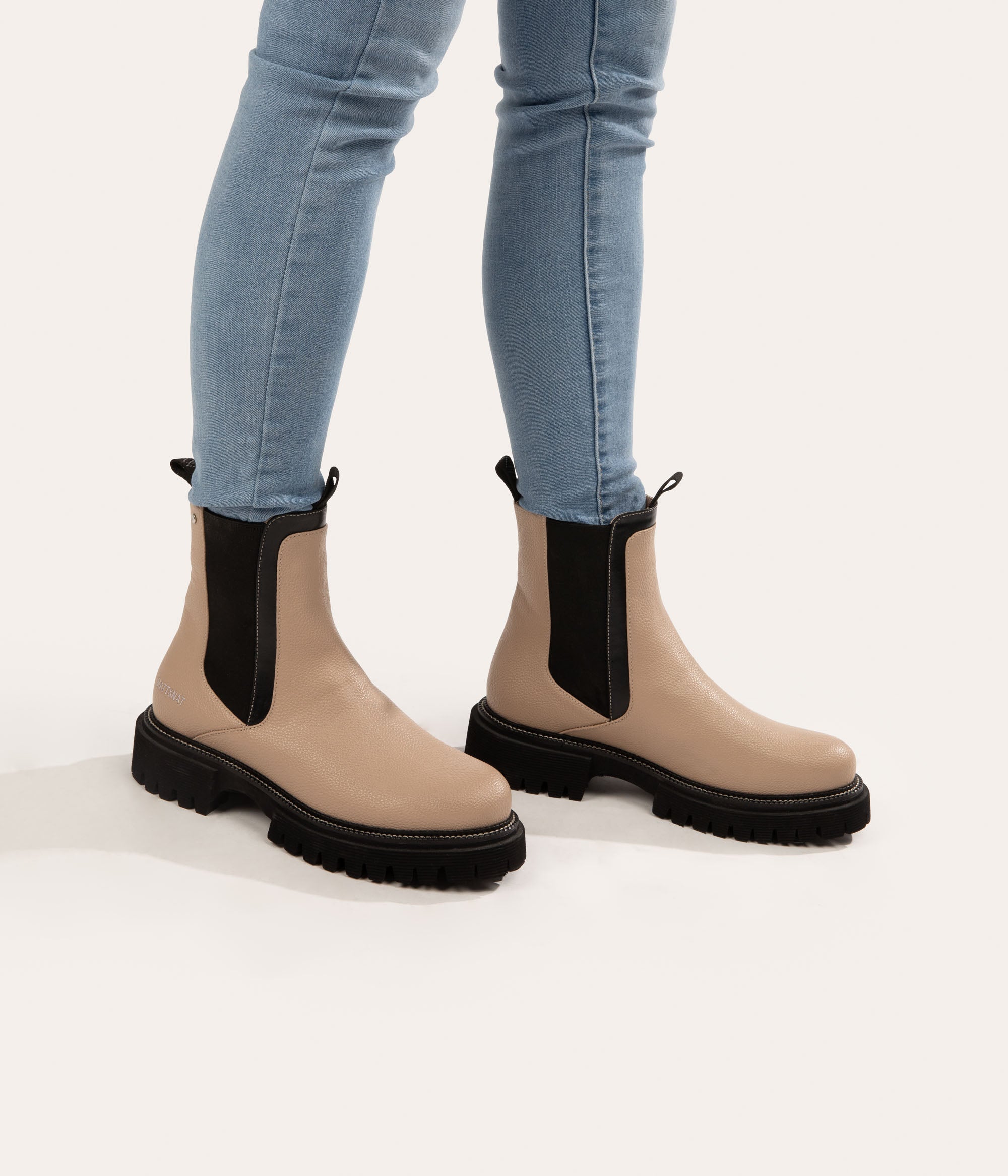 Matt & Nat Zuke Chelsea Boots Damen Schwarz vegan