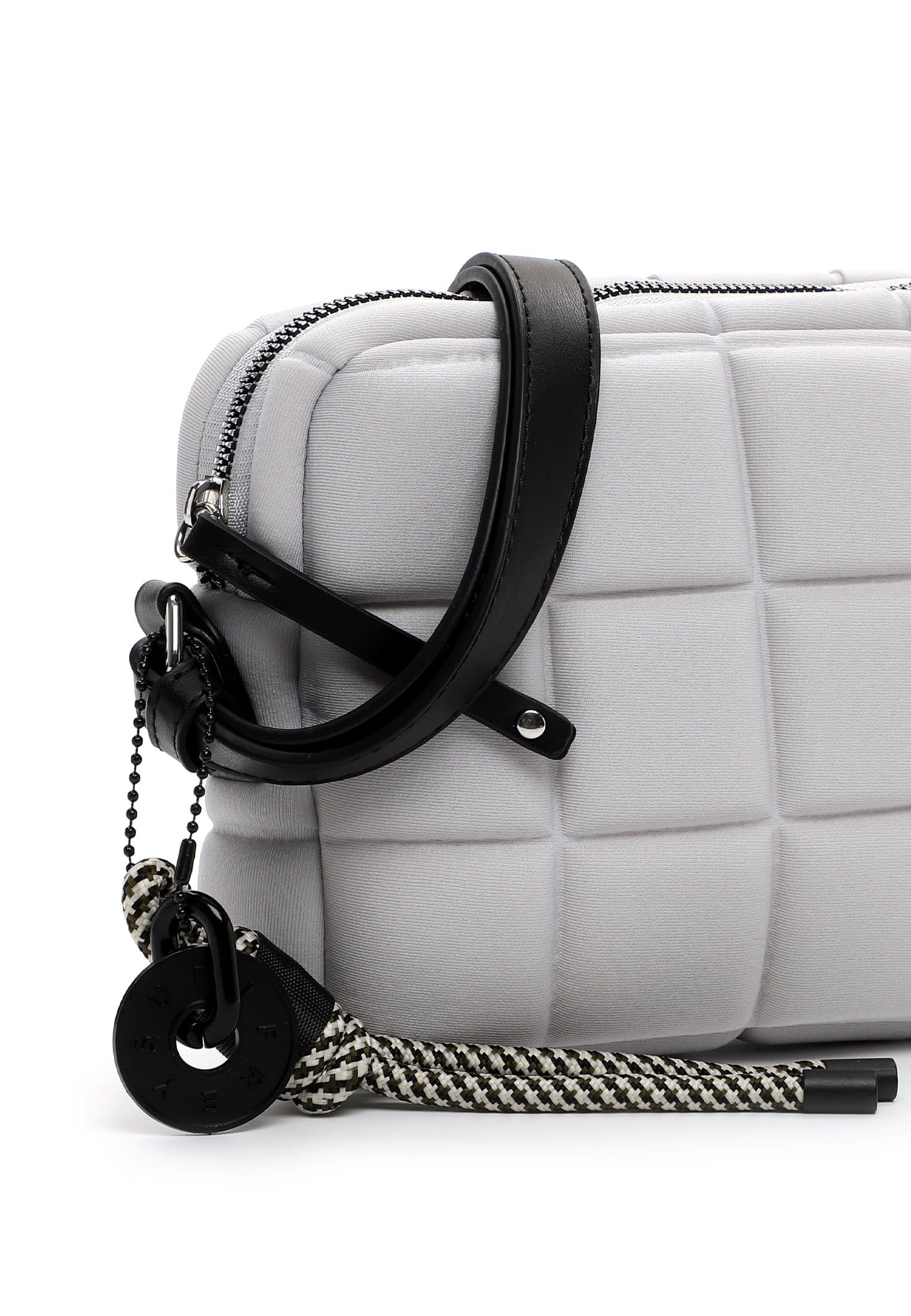 SURI FREY Jancy Crossbody Umhängetasche Hellgrau