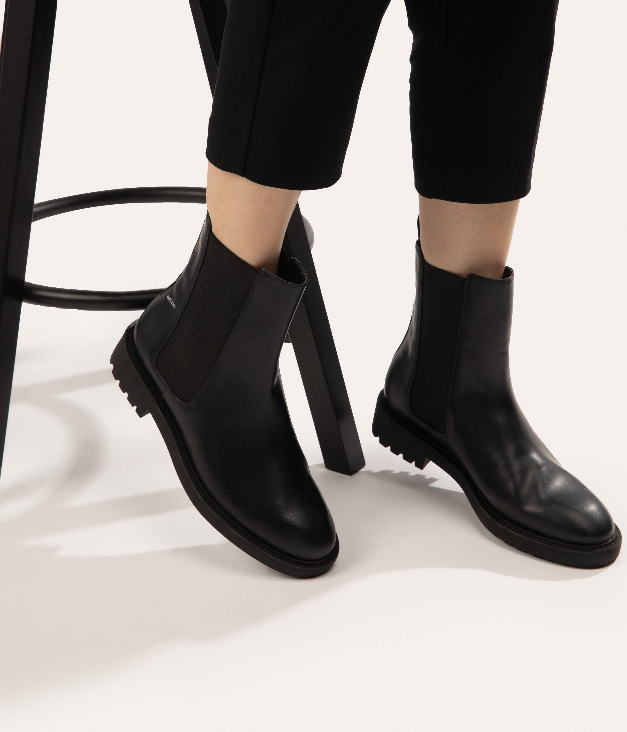 Matt & Nat Idina Chelsea Boots Schwarz vegan 38
