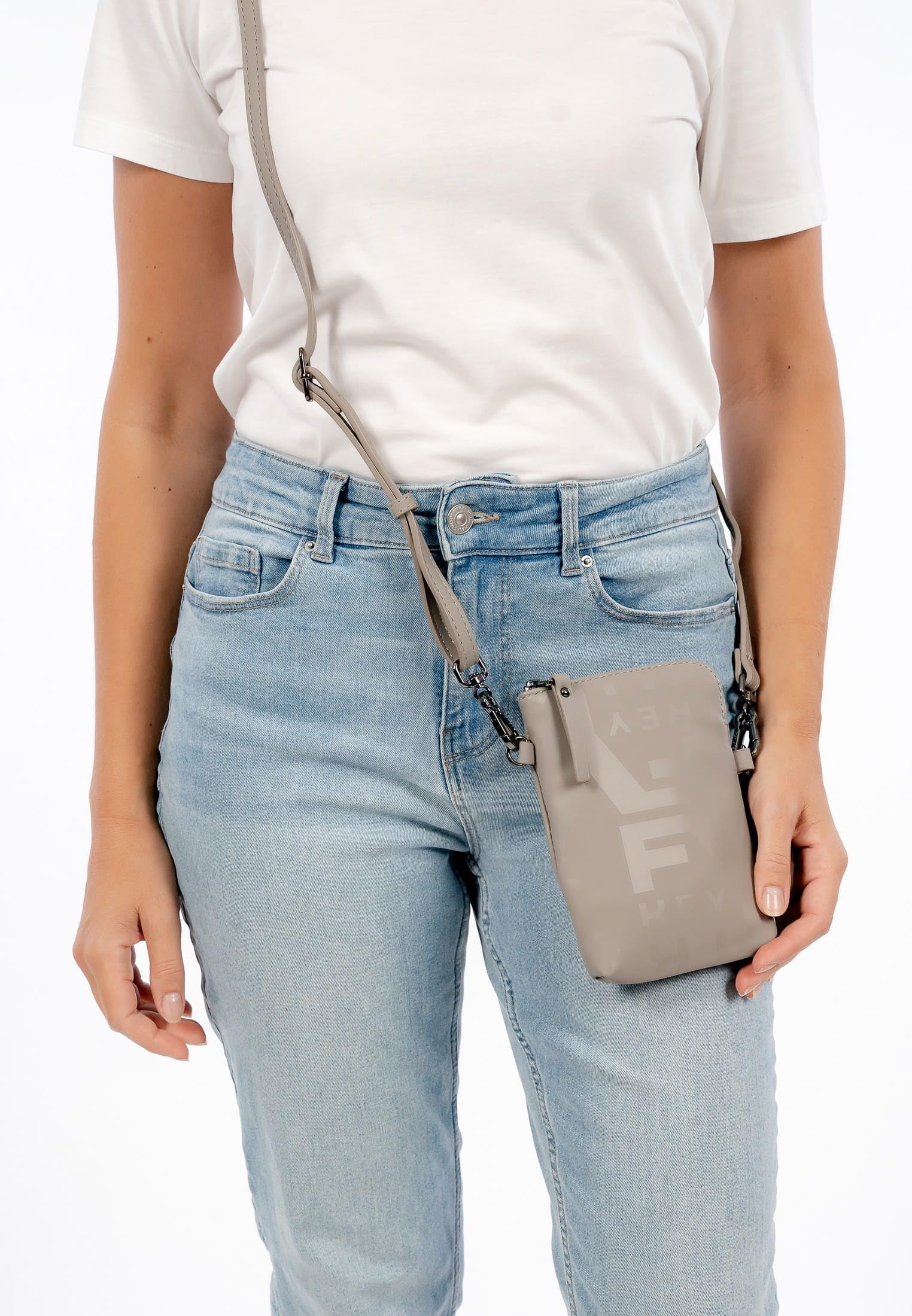 SURI FREY Suri Sports Ivy Handytasche Taupe