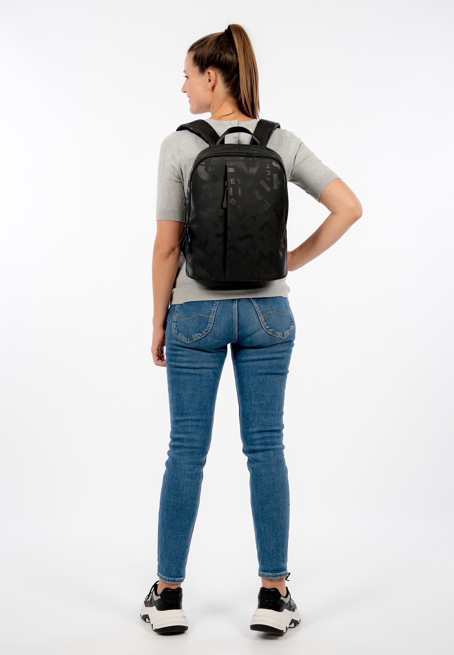SURI FREY Suri Sports Ivy Rucksack Schwarz A4