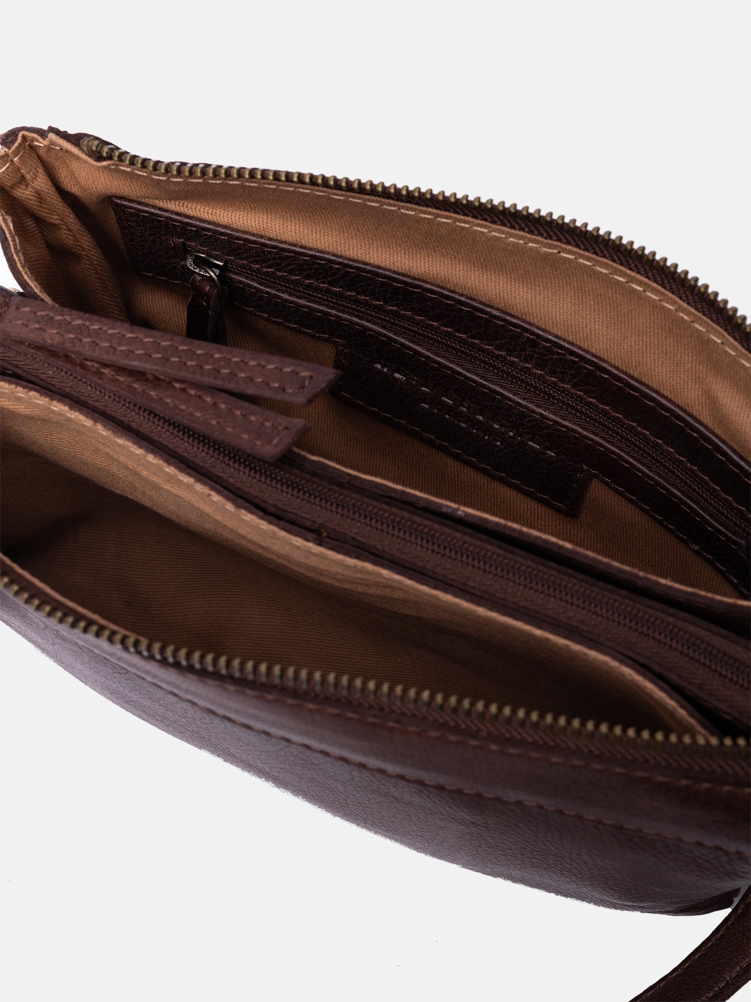 RE:DESIGNED Ola Clutch Woodsmoke Vollleder