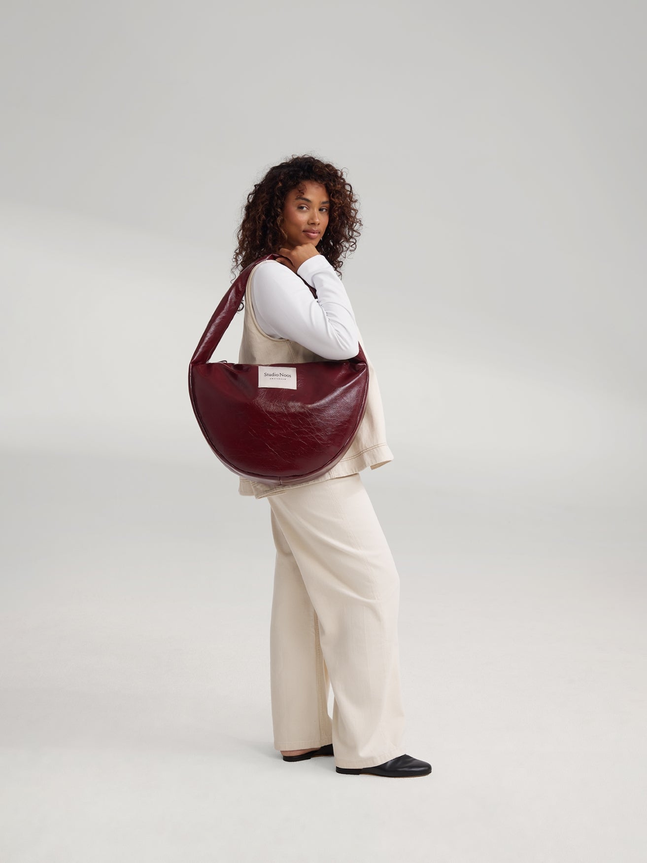Studio Noos Vegan Leather Cross Body Bag Umhängetasche Burgundy