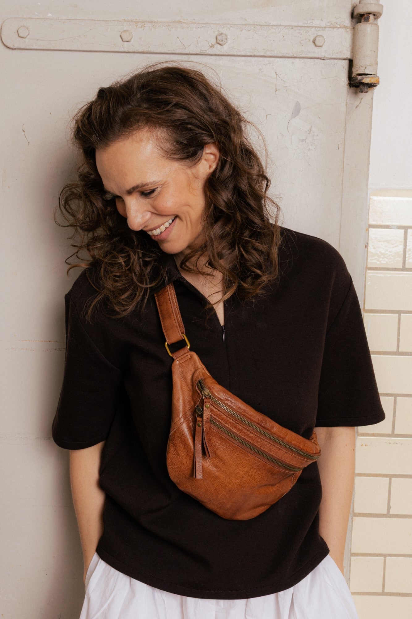 RE:DESIGNED Faust Urban Bauchtasche Walnut Vollleder