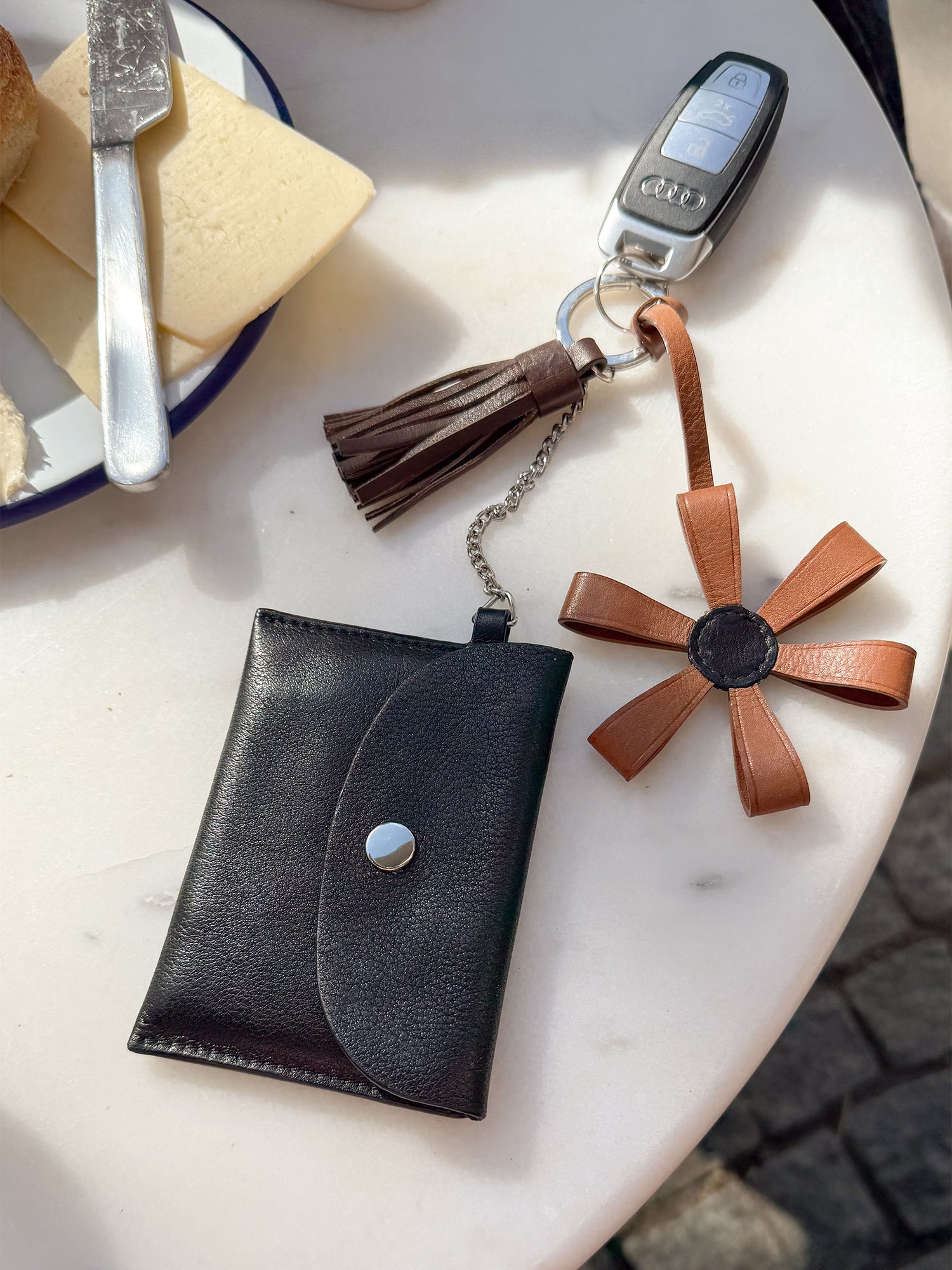 RE:DESIGNED Nela Schlüsselanhänger Black Vollleder