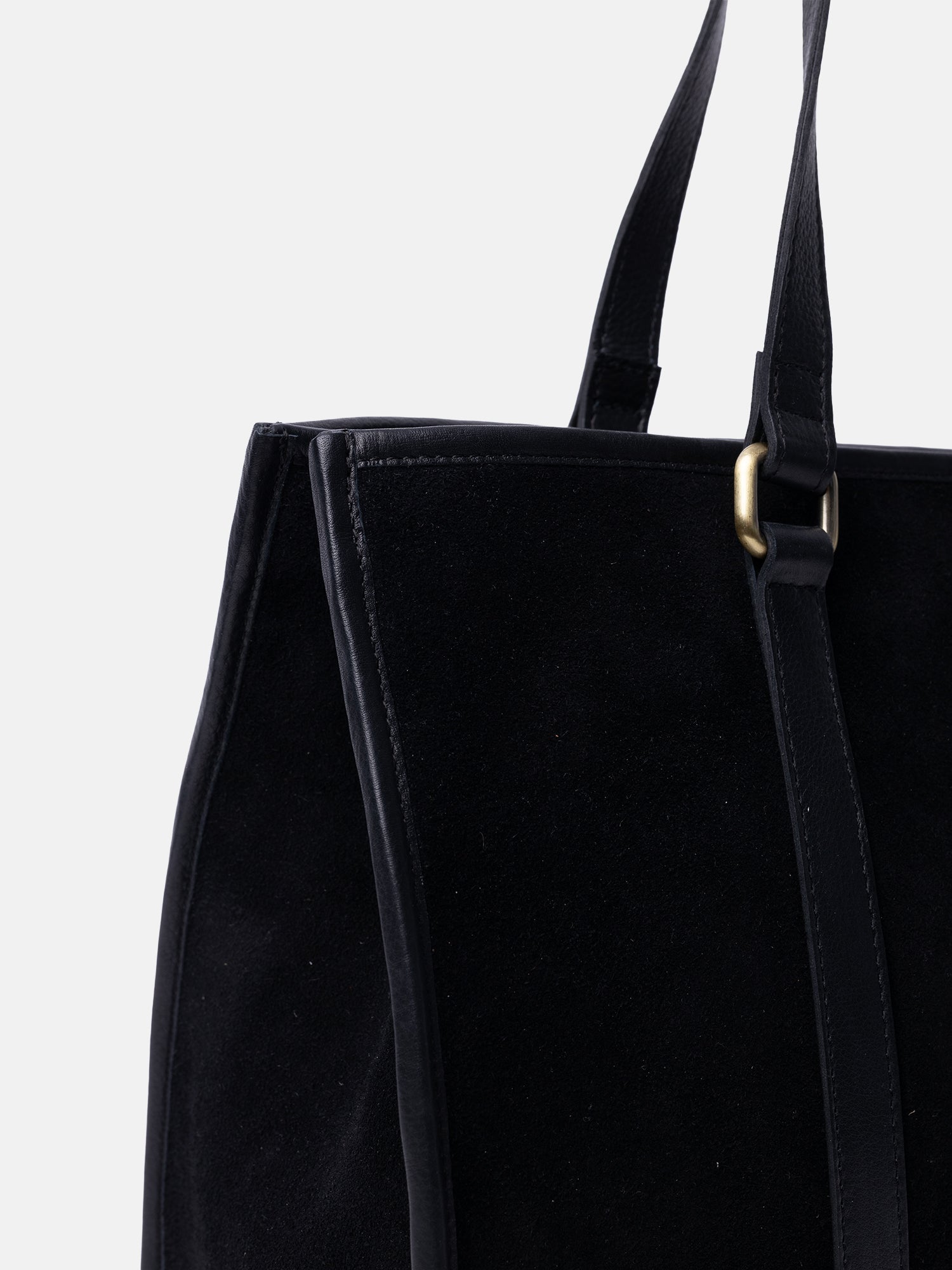 RE:DESIGNED Sola Schultertasche Schwarz Wildleder