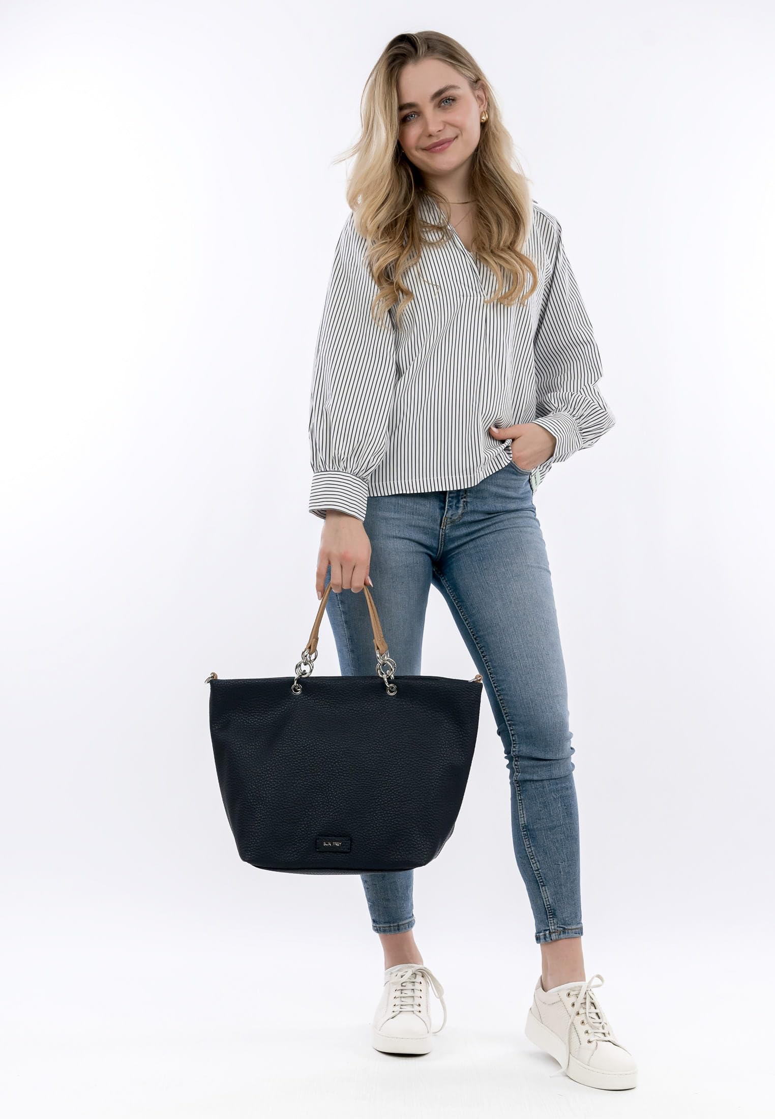 SURI FREY SFY Batty Shopper Blue mit Schulterriemen