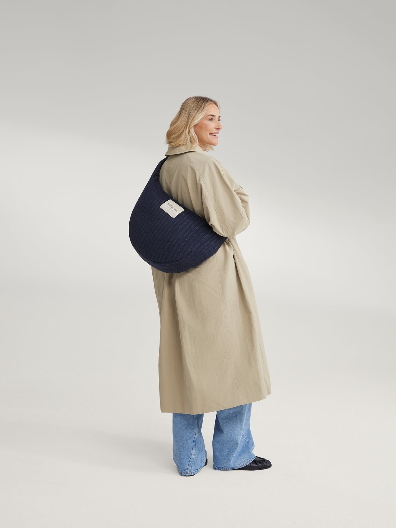 Studio Noos Flannel Chalkstripe Cross Body Umhängetasche Dunkelblau 13 Zoll