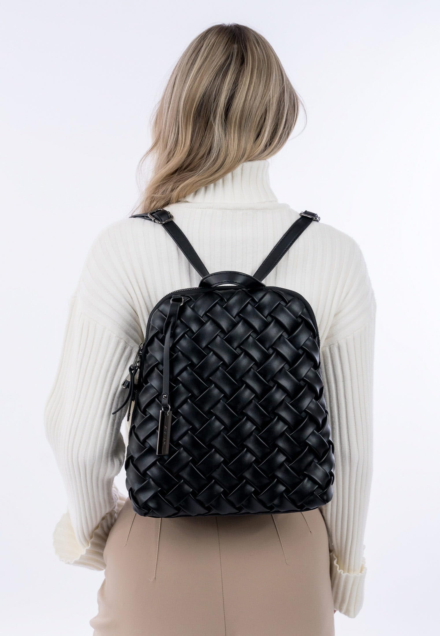 SURI FREY SFY Betty Backpack Rucksack Schwarz Alltag