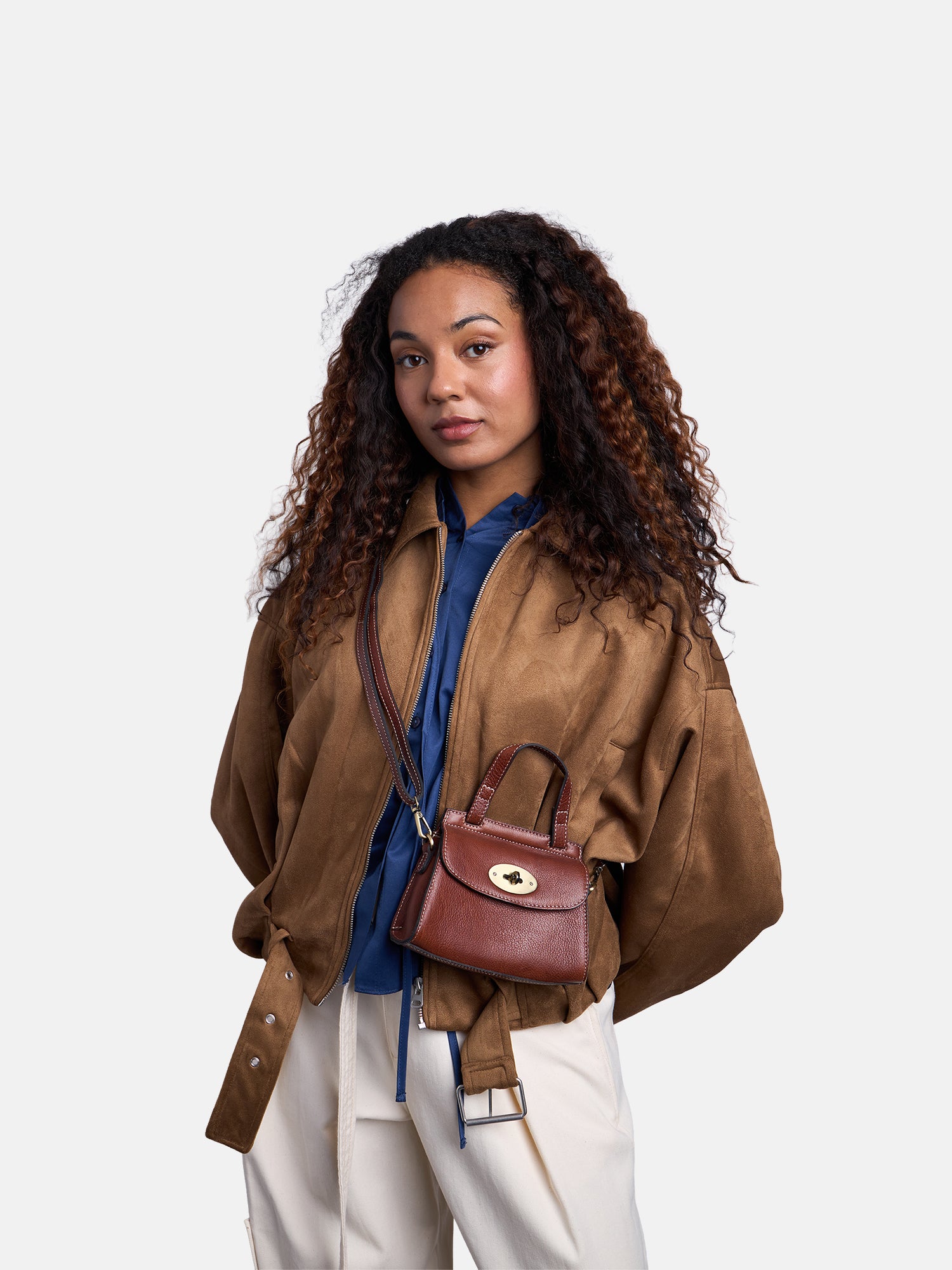 RE:DESIGNED Saya Small 6654 Umhängetasche Cognac