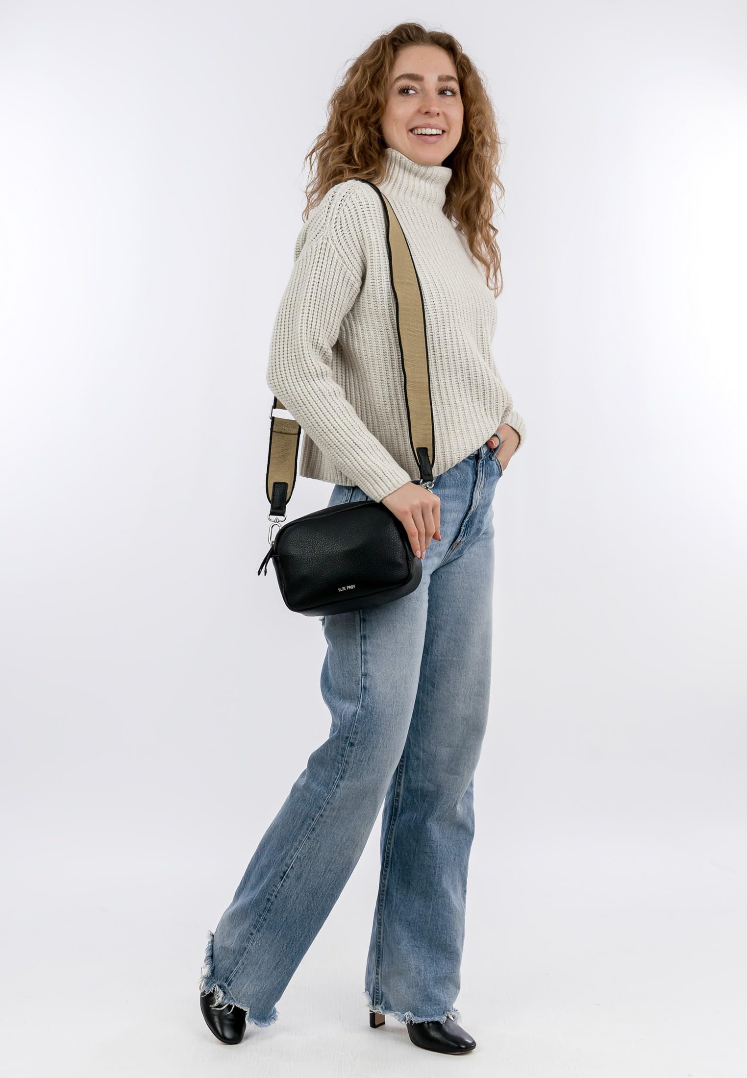 SURI FREY Hanny Shoulderbag Umhängetasche Black vegan