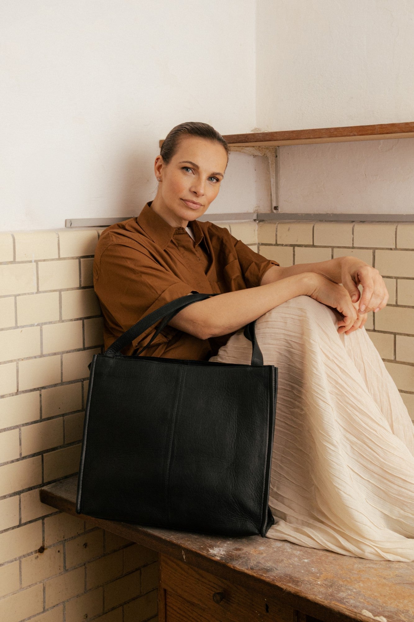 RE:DESIGNED Aro Urban Schultertasche Schwarz 15"