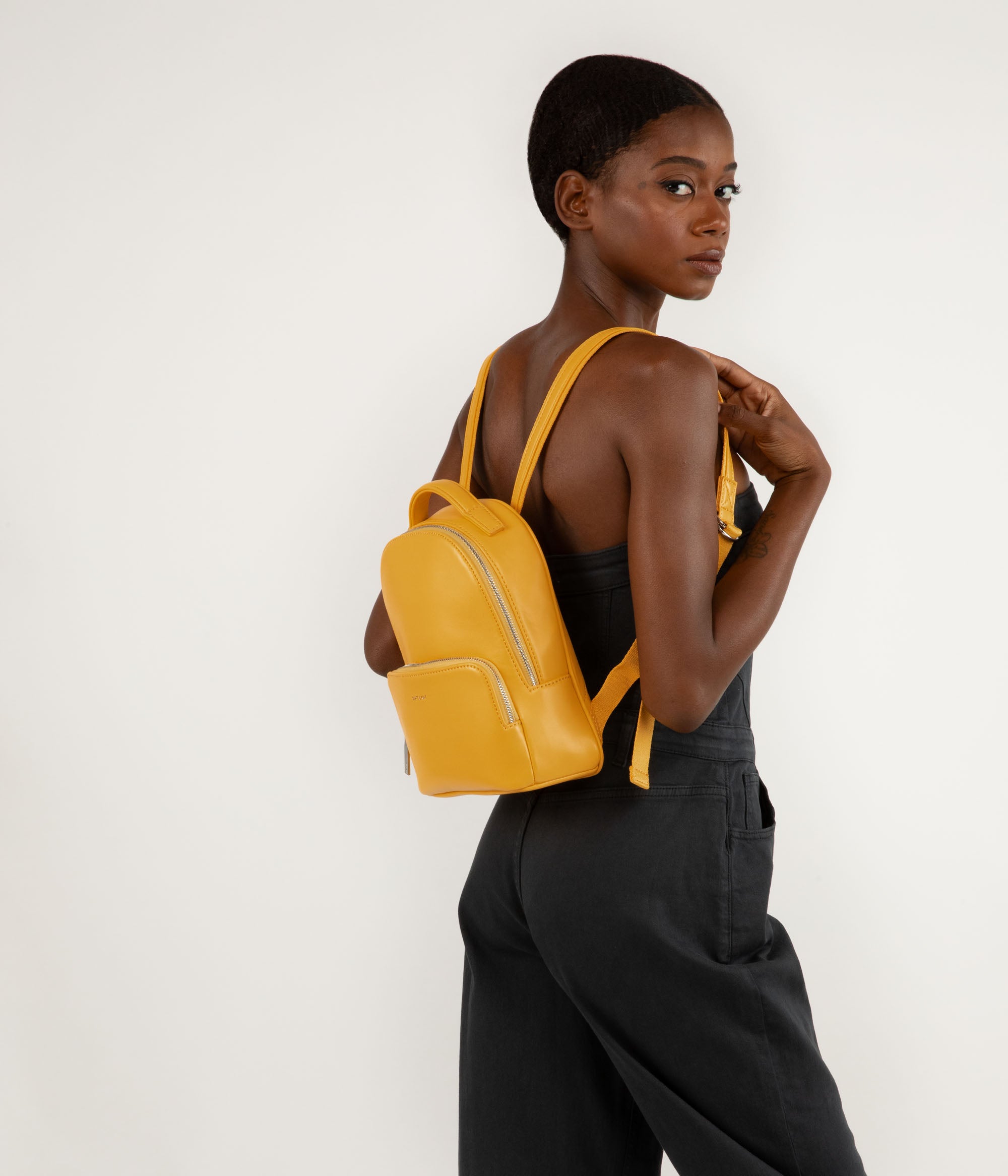 Matt & Nat Sol Caro SM Rucksack Schwarz vegan
